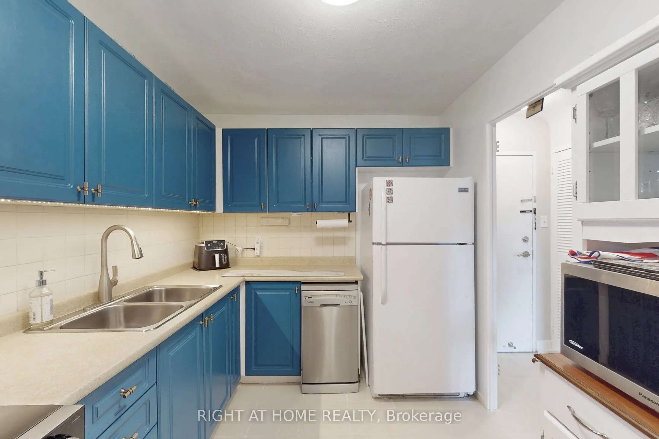 16 Elgin Street, #320
