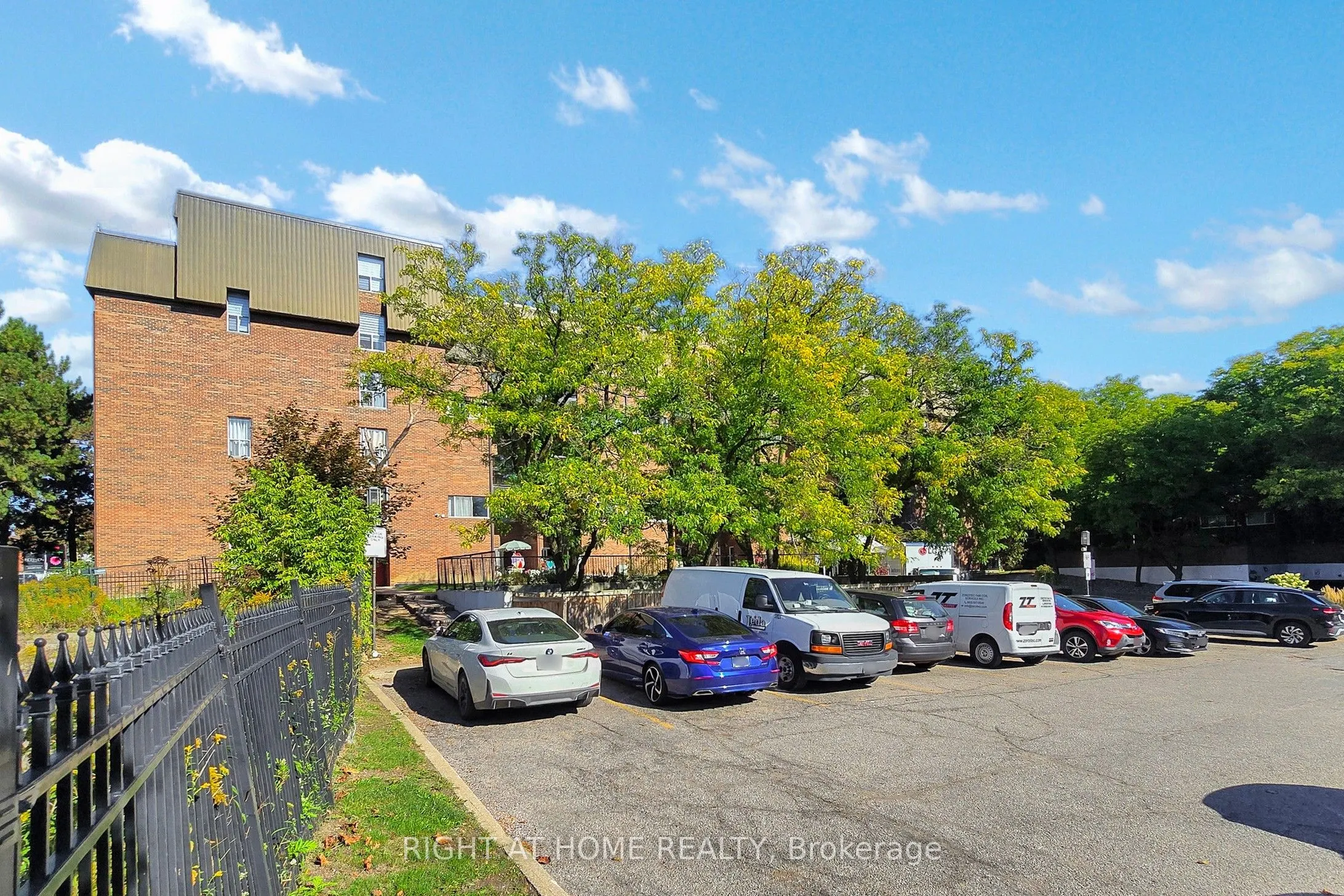 16 Elgin Street, #320