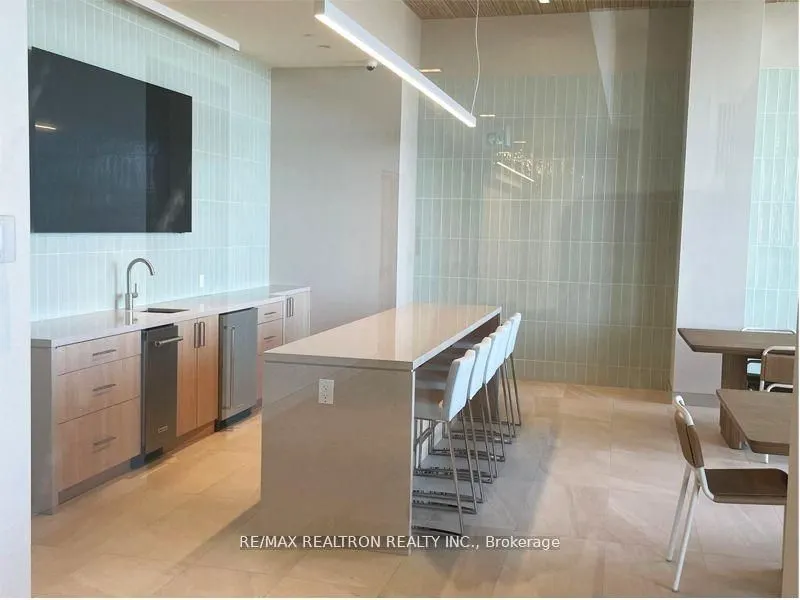 8960 Jane Street, #326