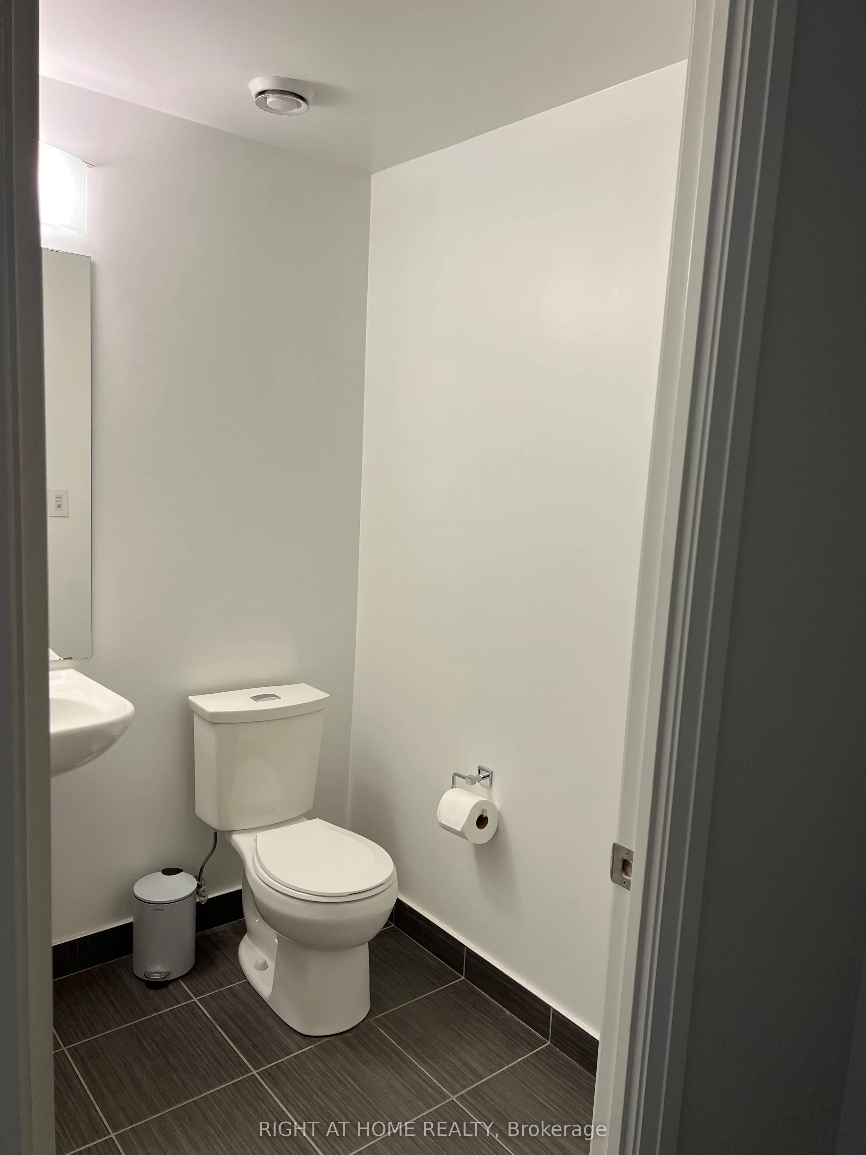 7167 Yonge Street, #Ph101