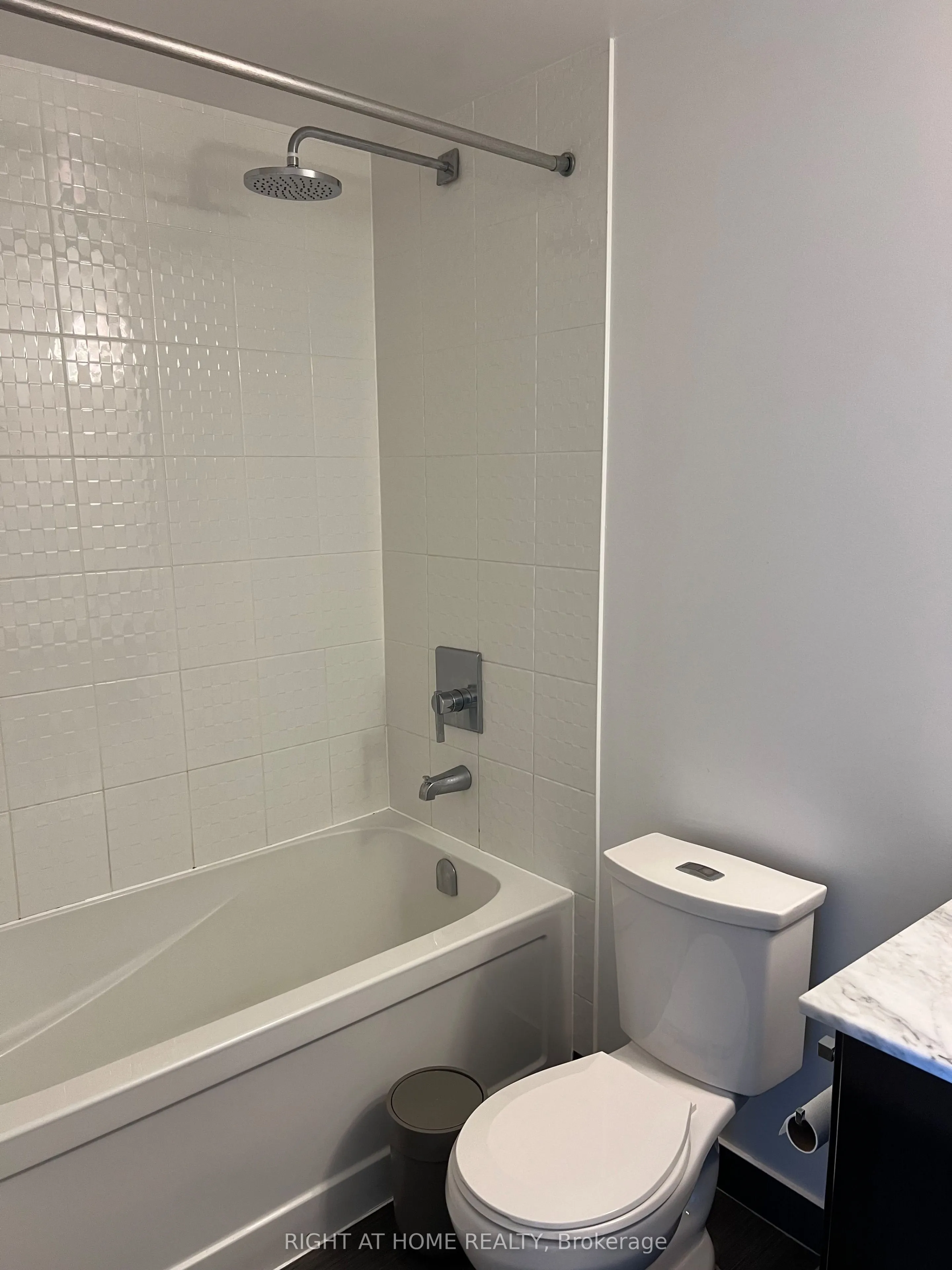 7167 Yonge Street, #Ph101