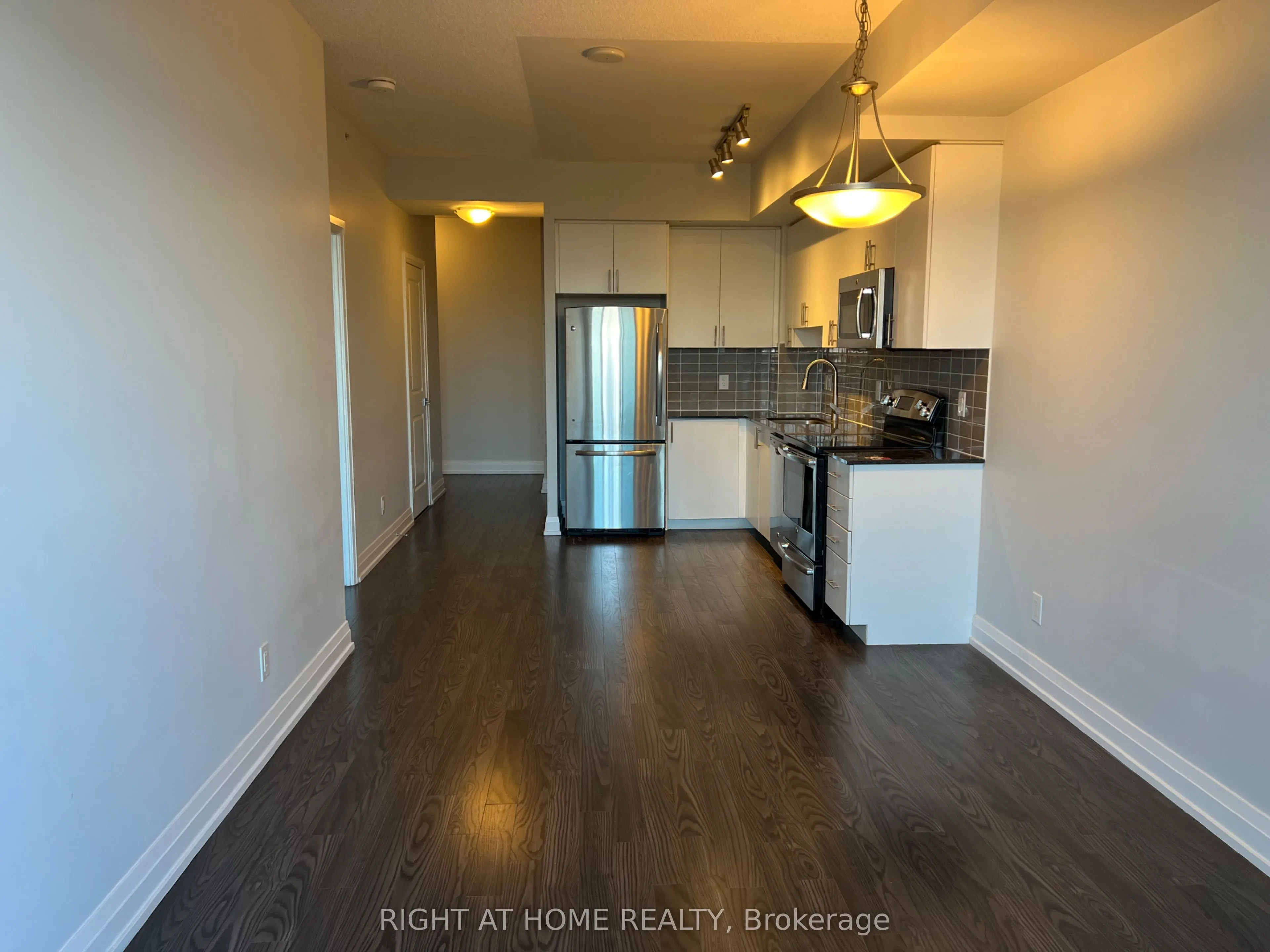 7167 Yonge Street, #Ph101