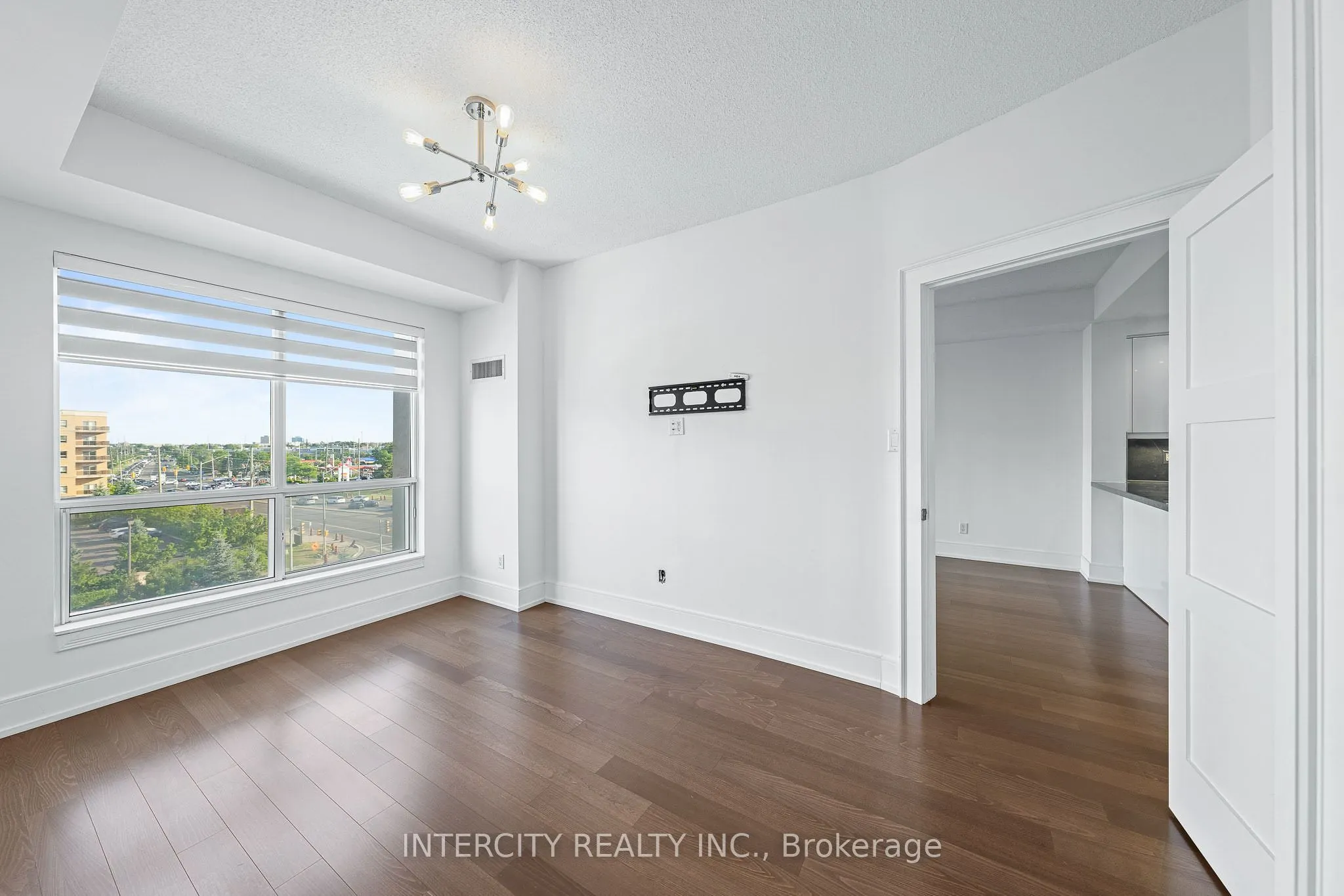 8 Maison Parc Court, #520