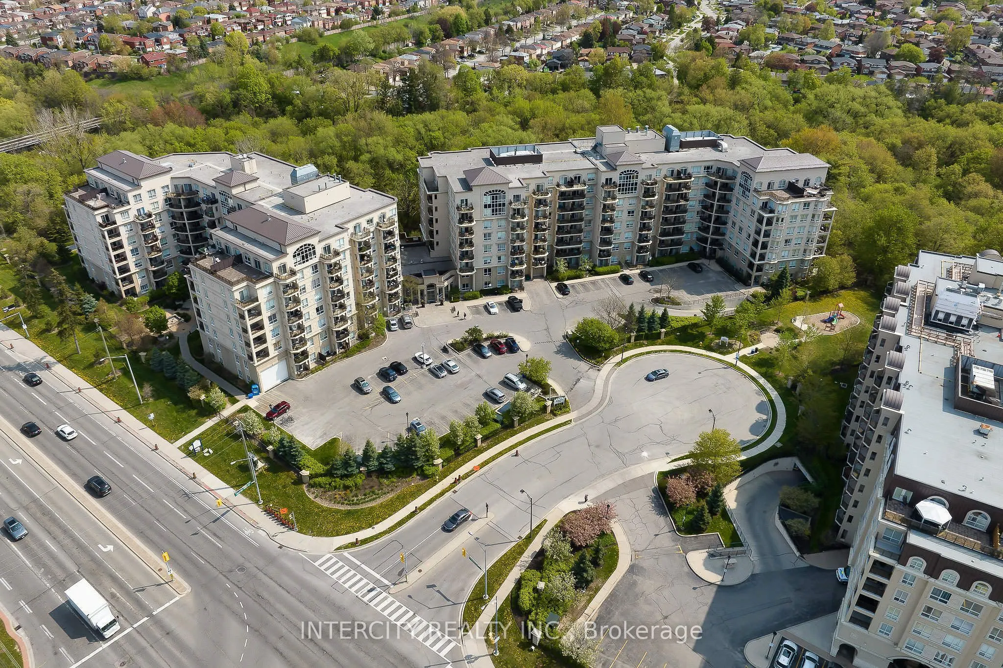 8 Maison Parc Court, #520