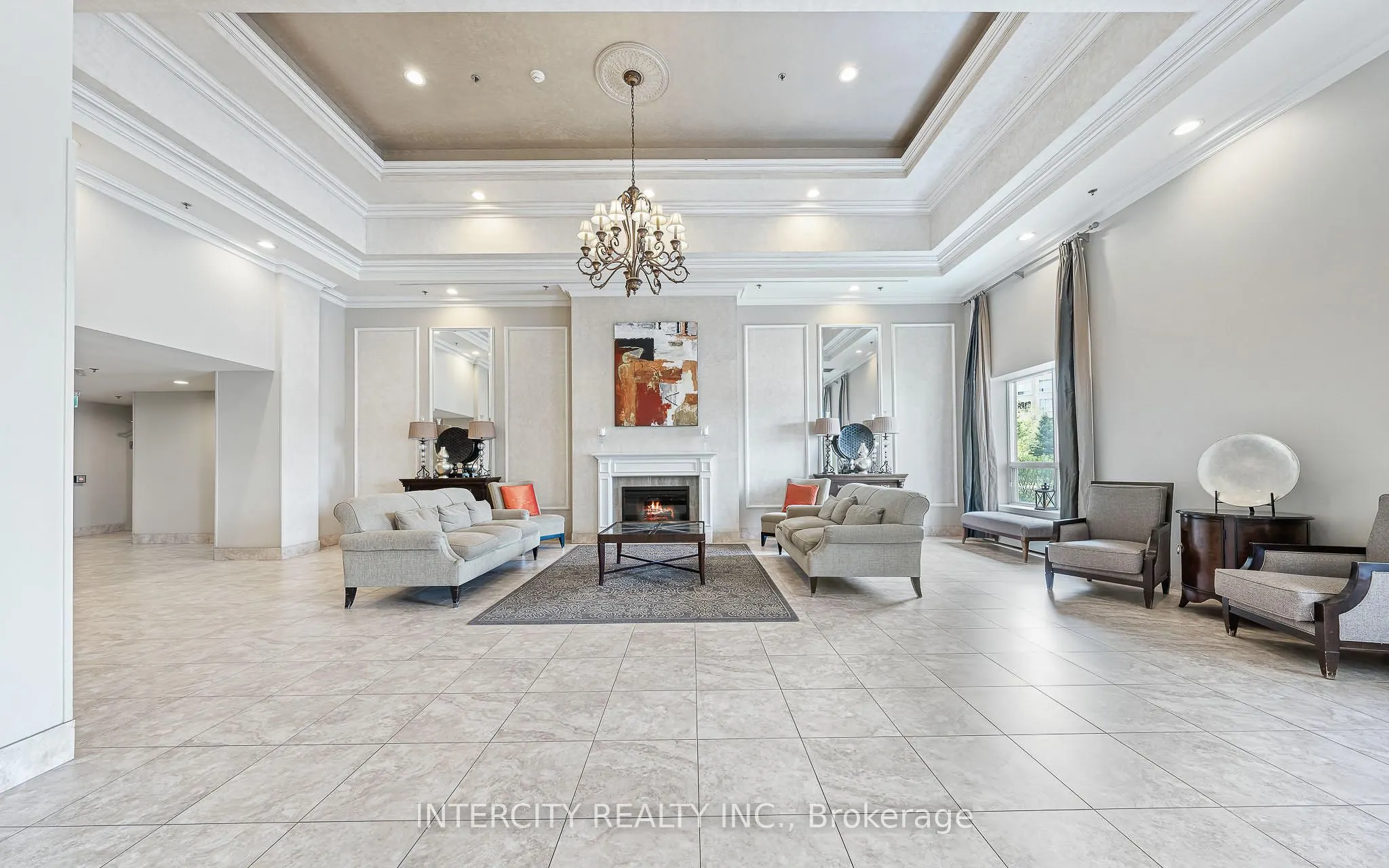8 Maison Parc Court, #520