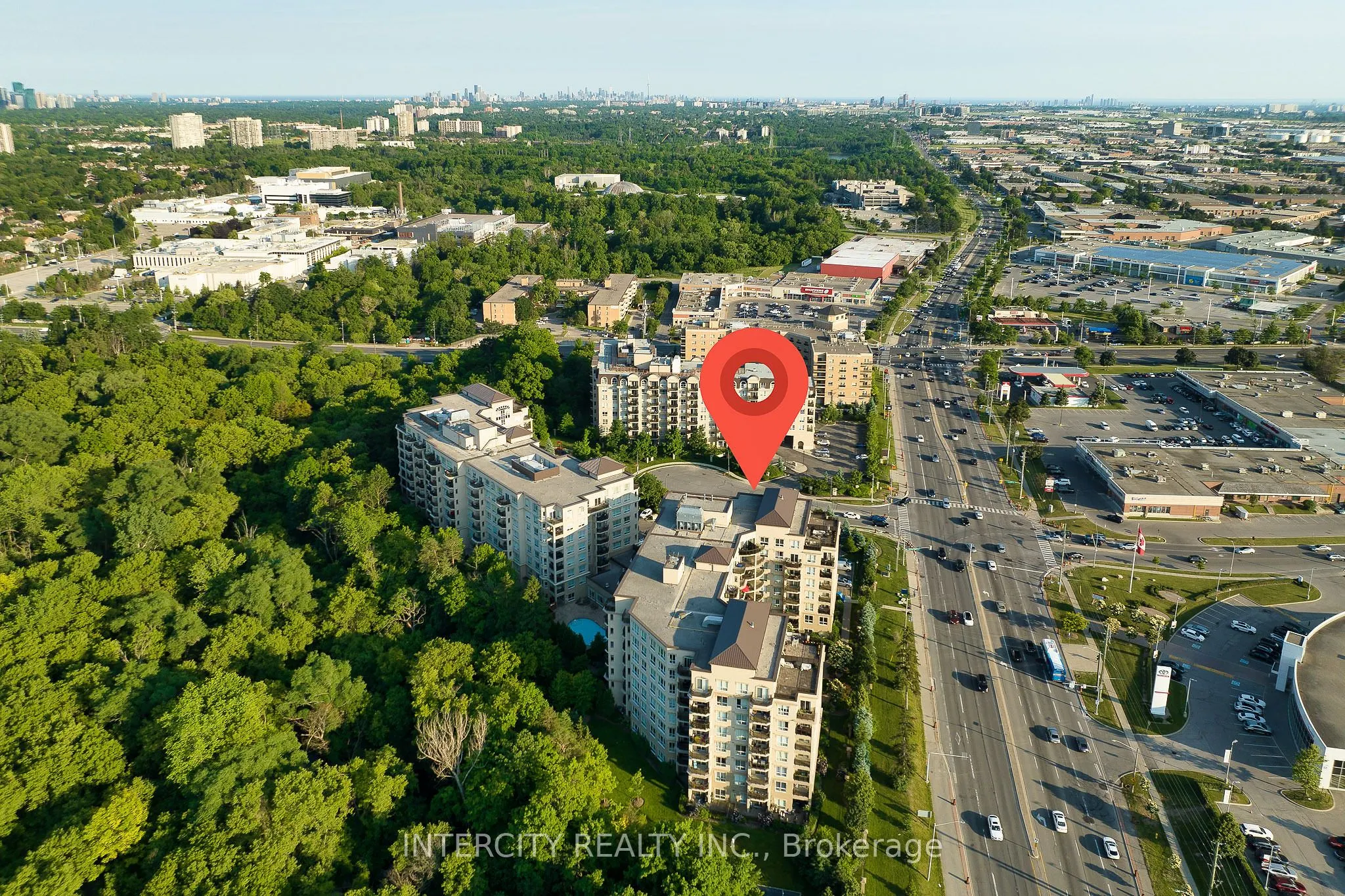 8 Maison Parc Court, #520