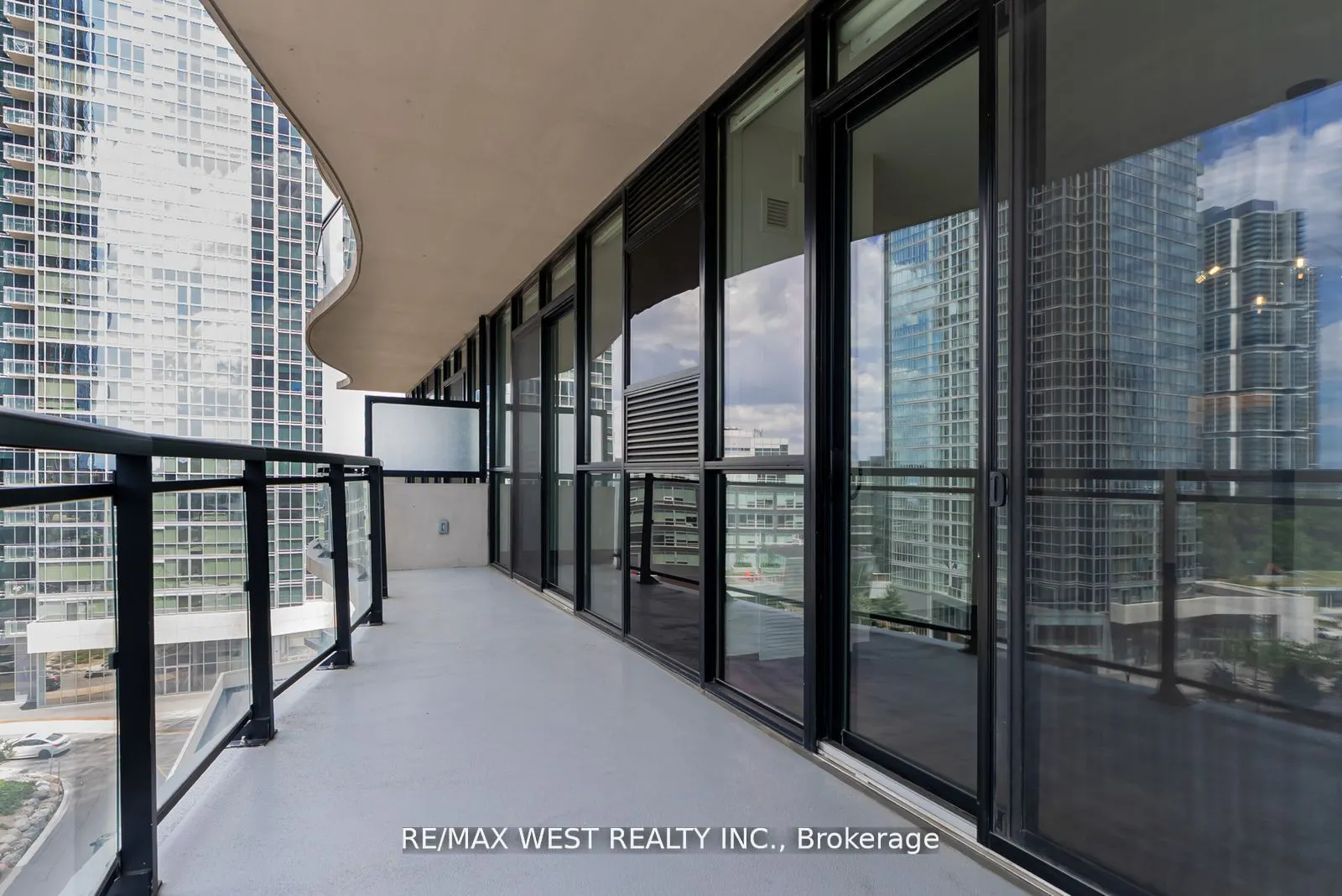 2900 Highway 7 Road, #606