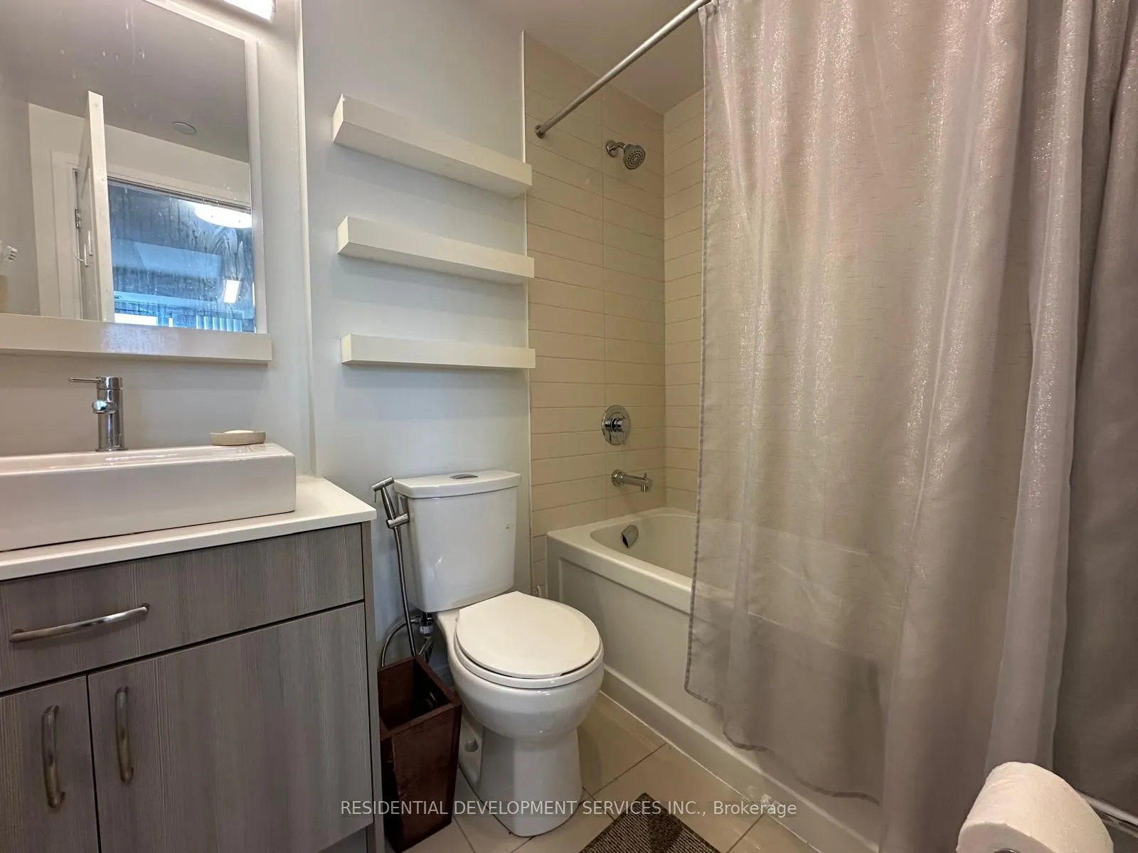 9199 Yonge Street, #616