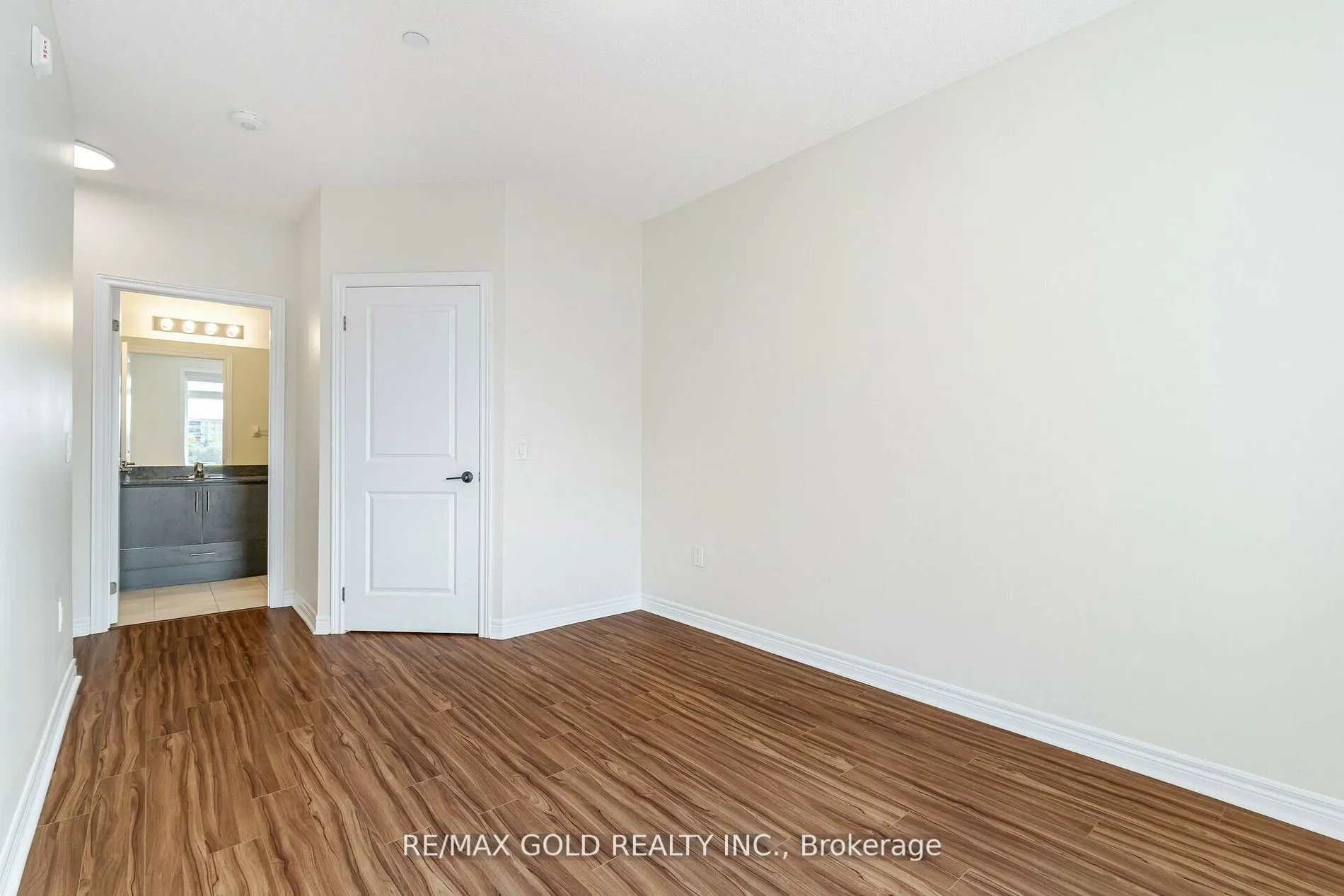 39 New Delhi Drive, #209