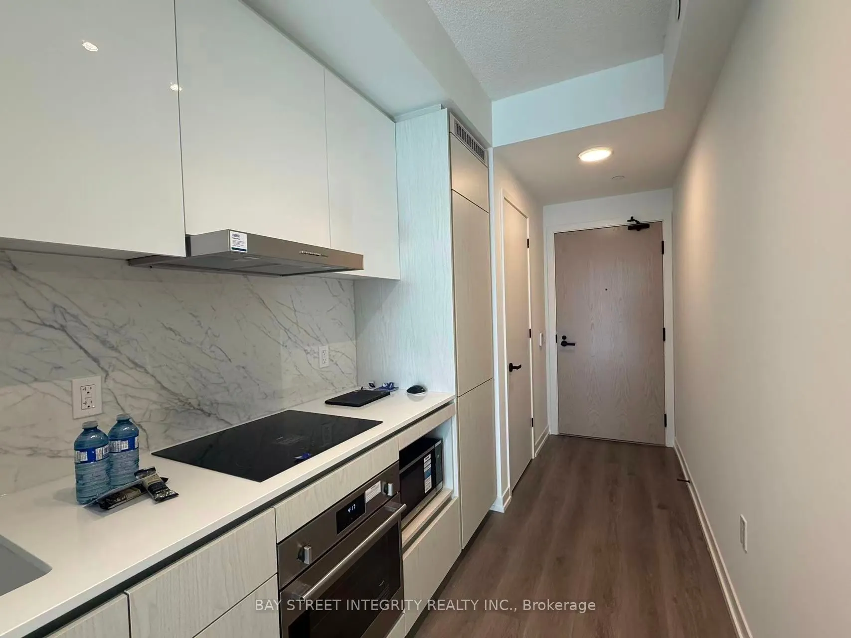 28 Interchange Way, #2915