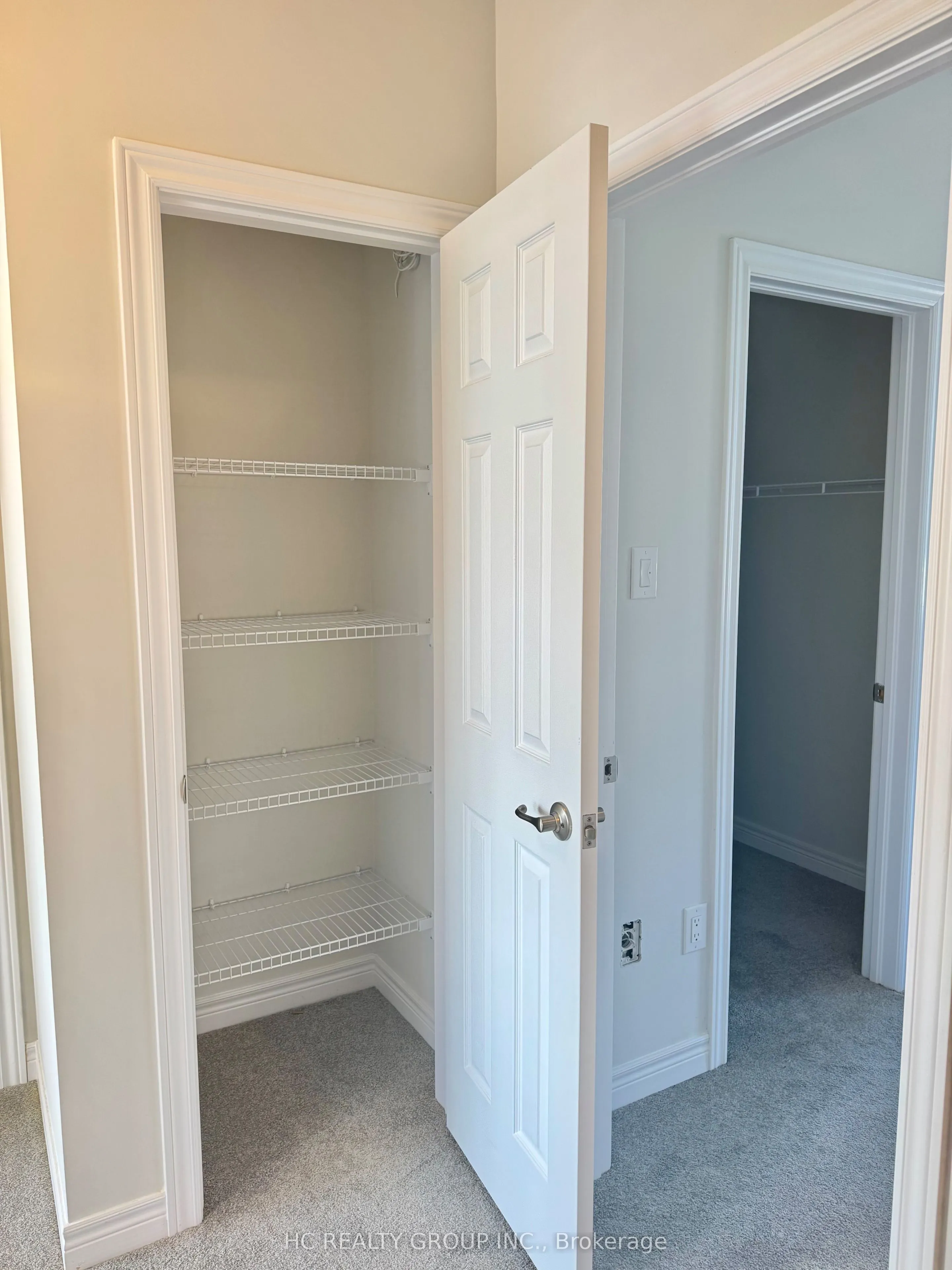 112 Robert Eaton Avenue W