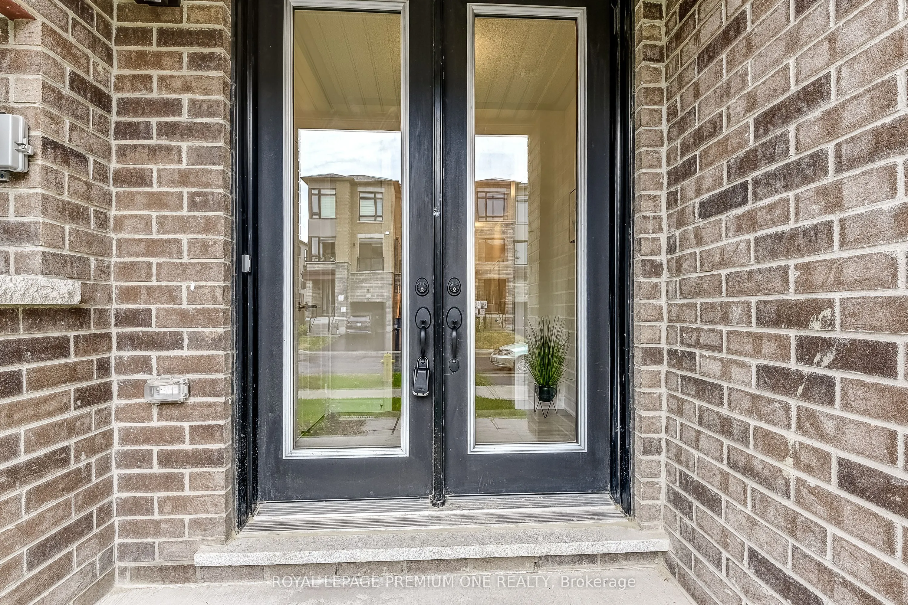 67 TENNANT Circle