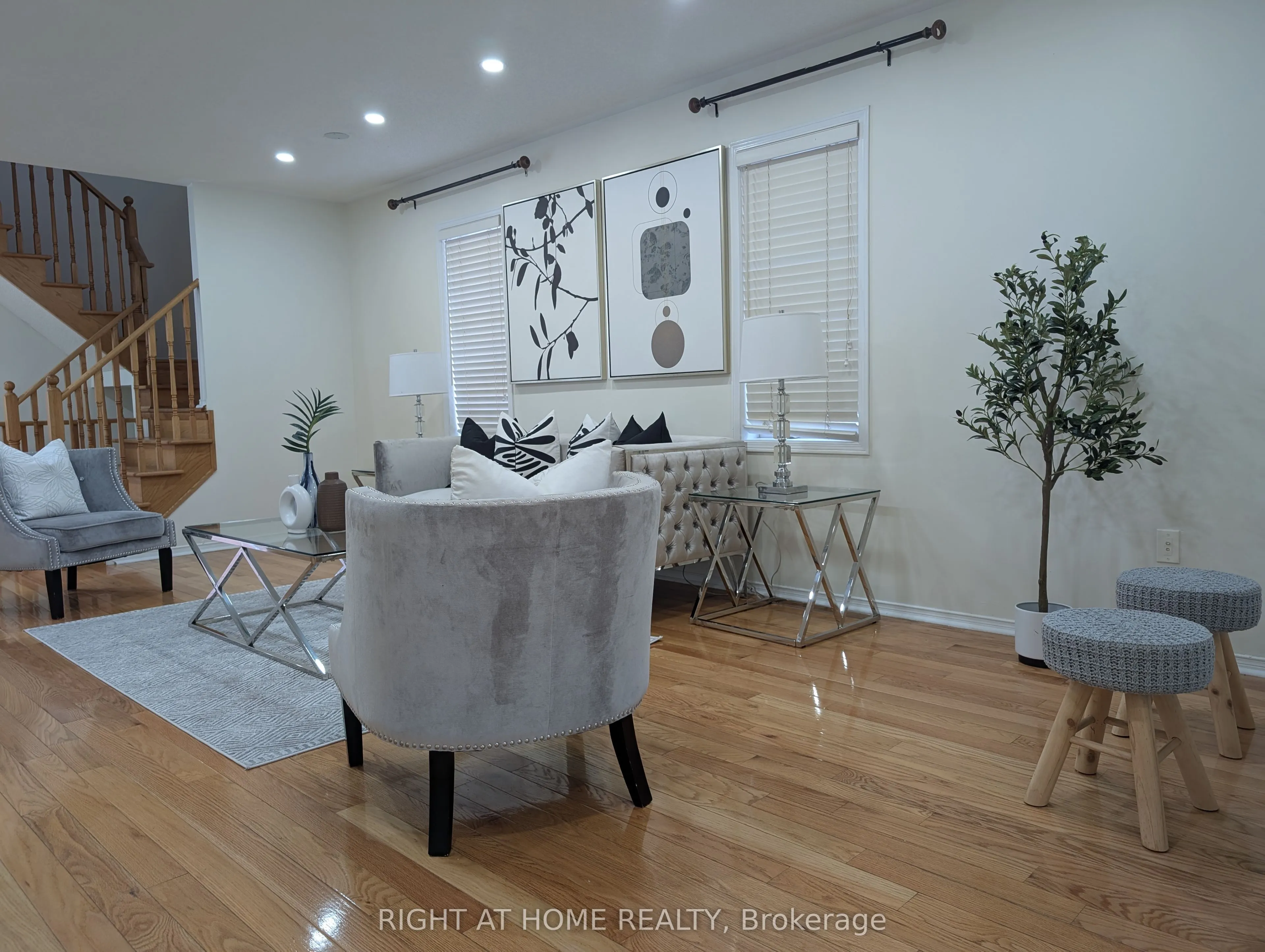 158 Hollywood hill Circle