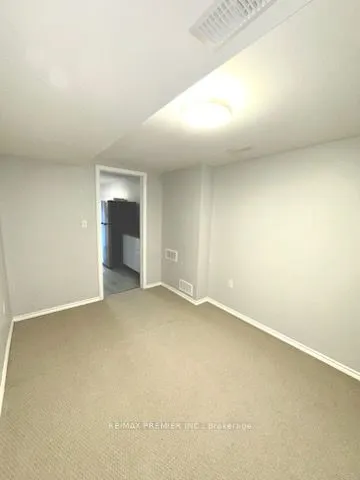 34 WALTER SINCLAIR Court