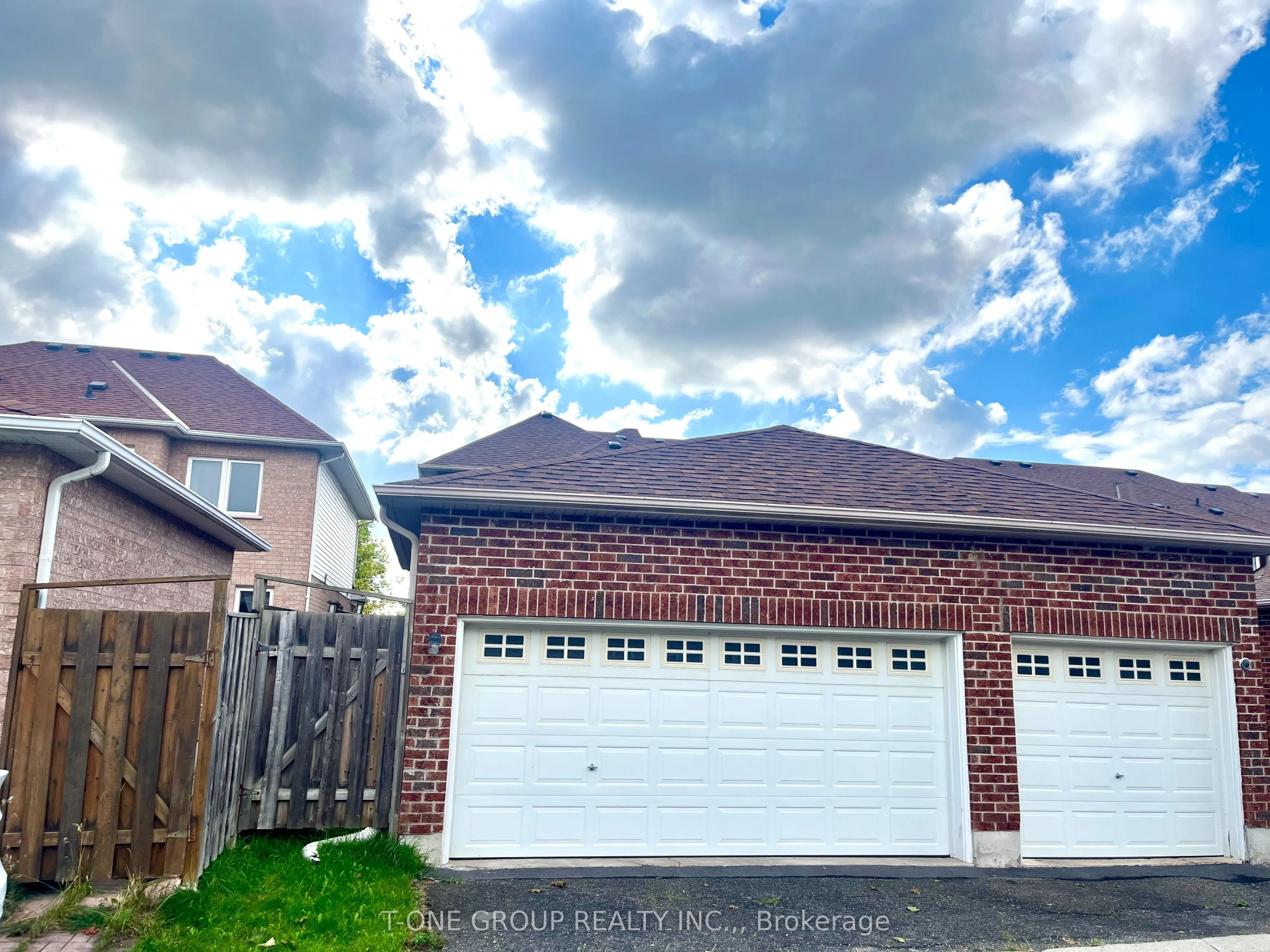 28 Ian Baron Avenue