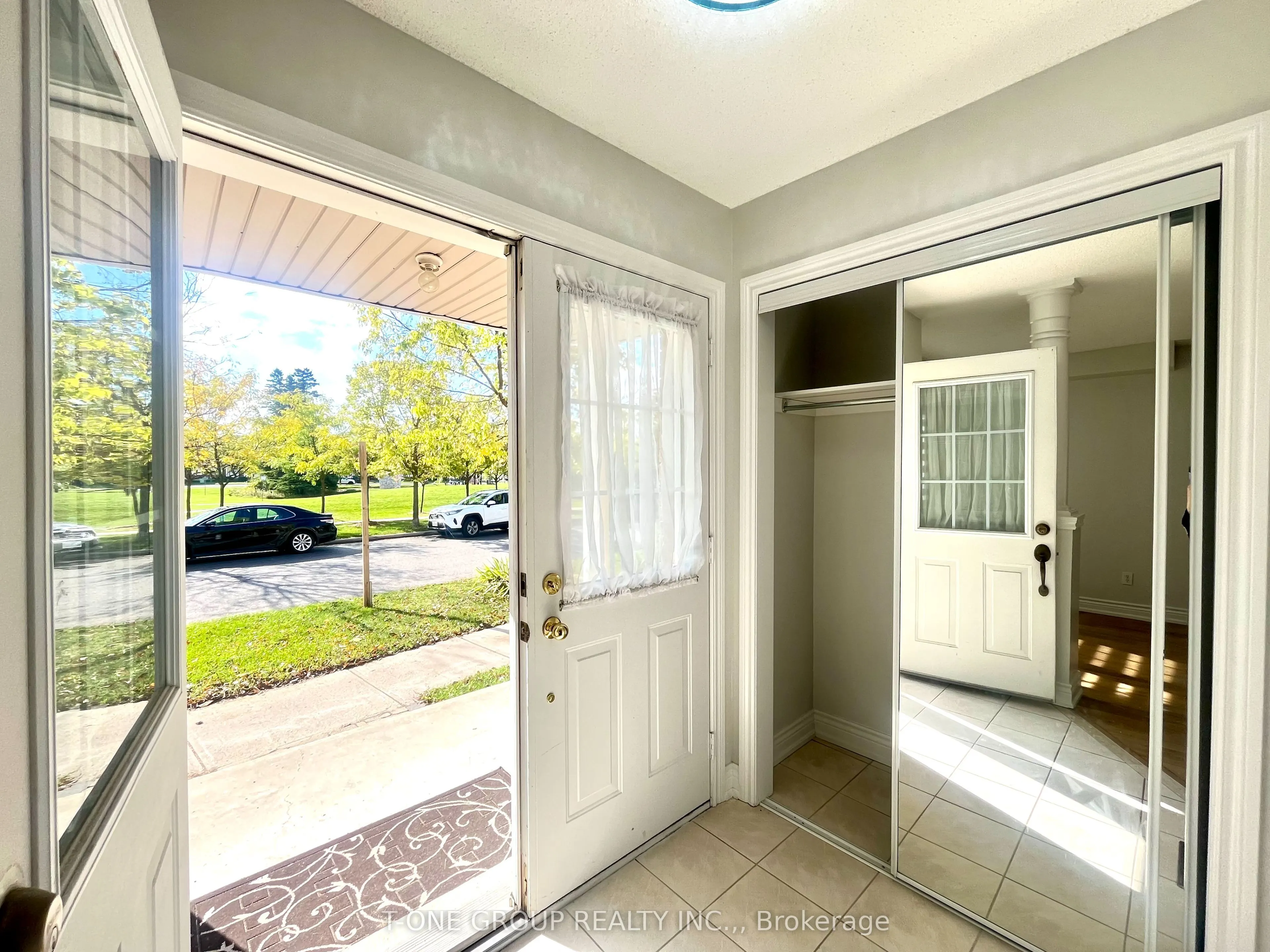 28 Ian Baron Avenue