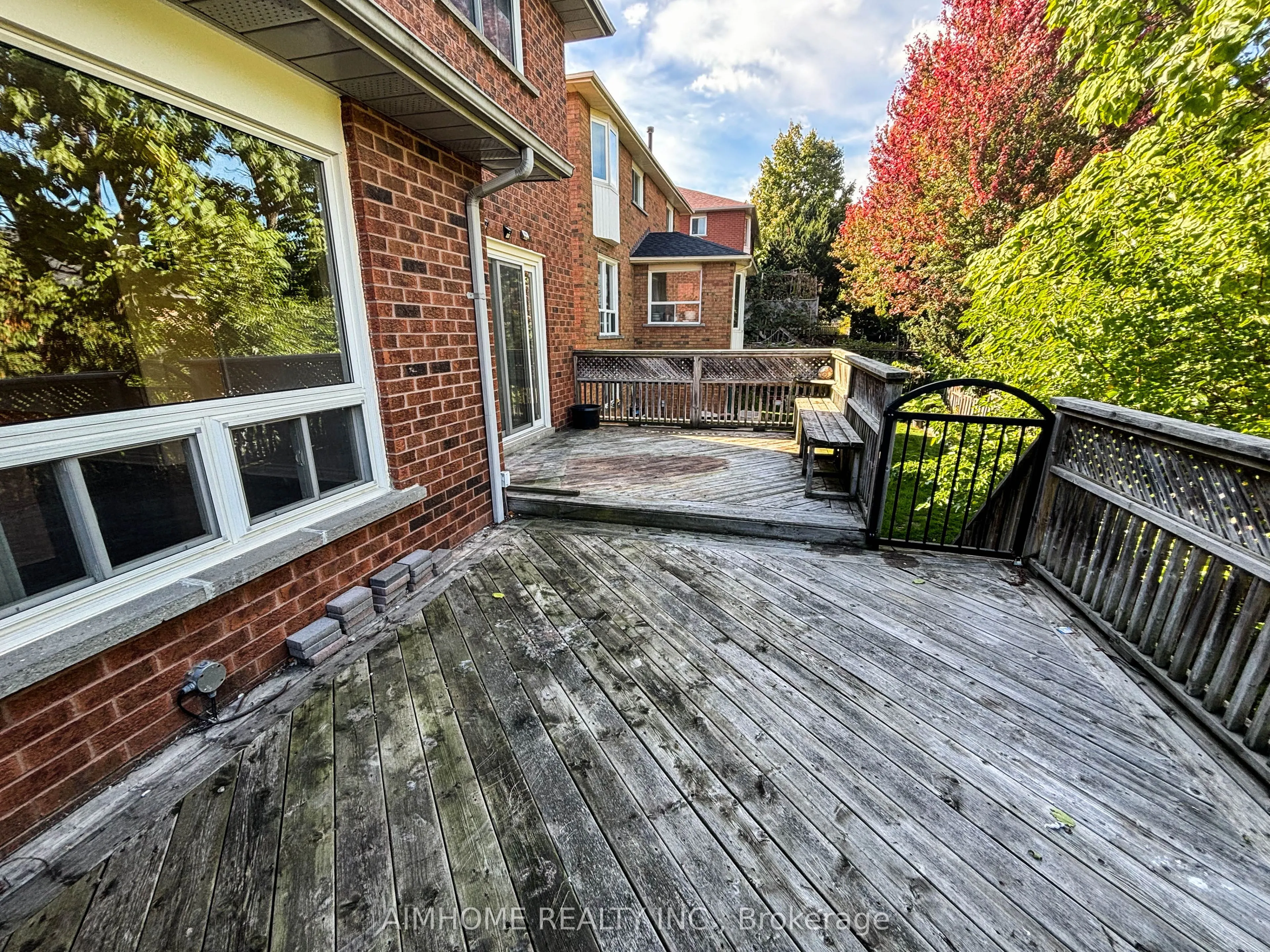 87 Ballard Crescent