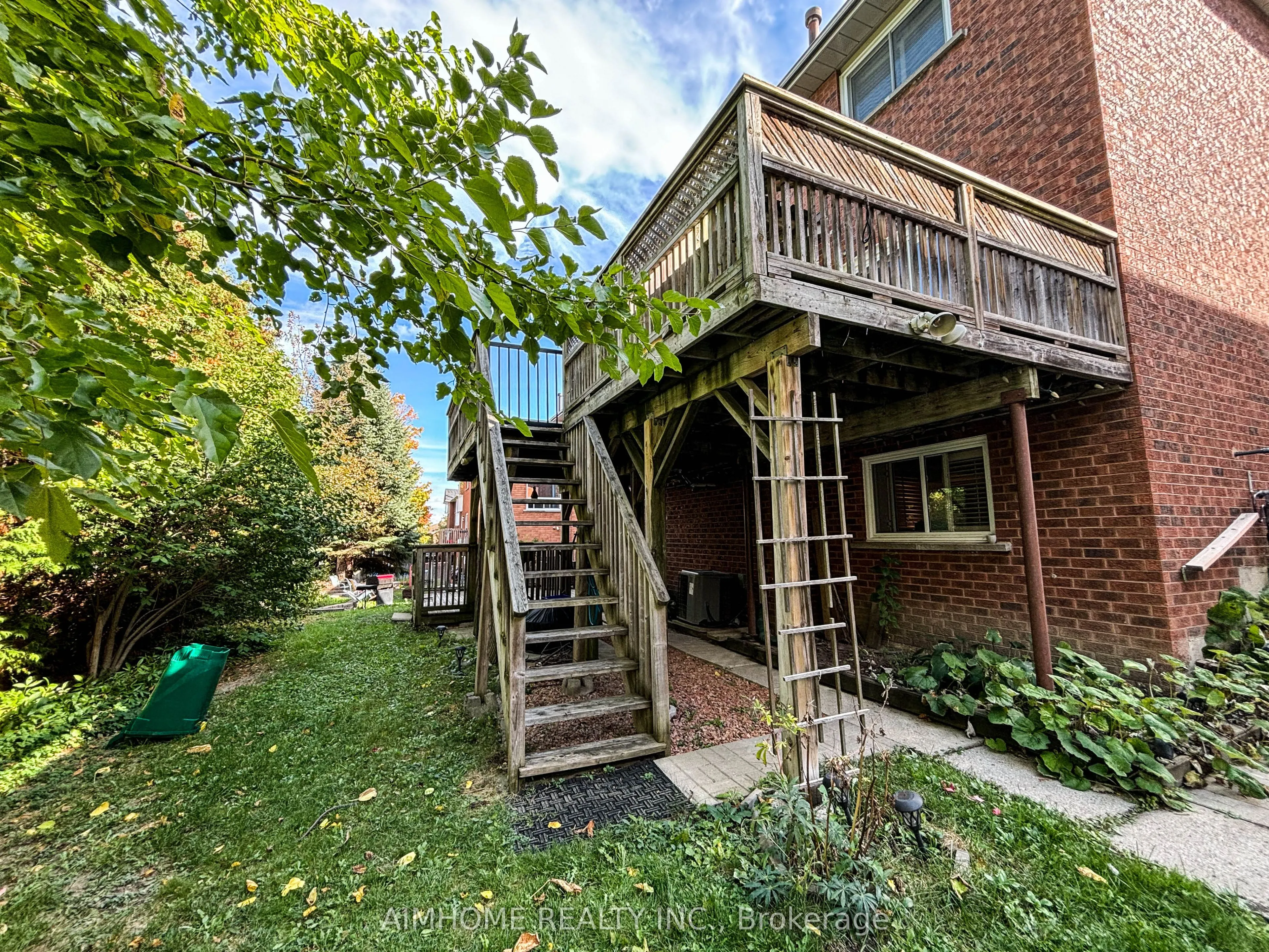 87 Ballard Crescent