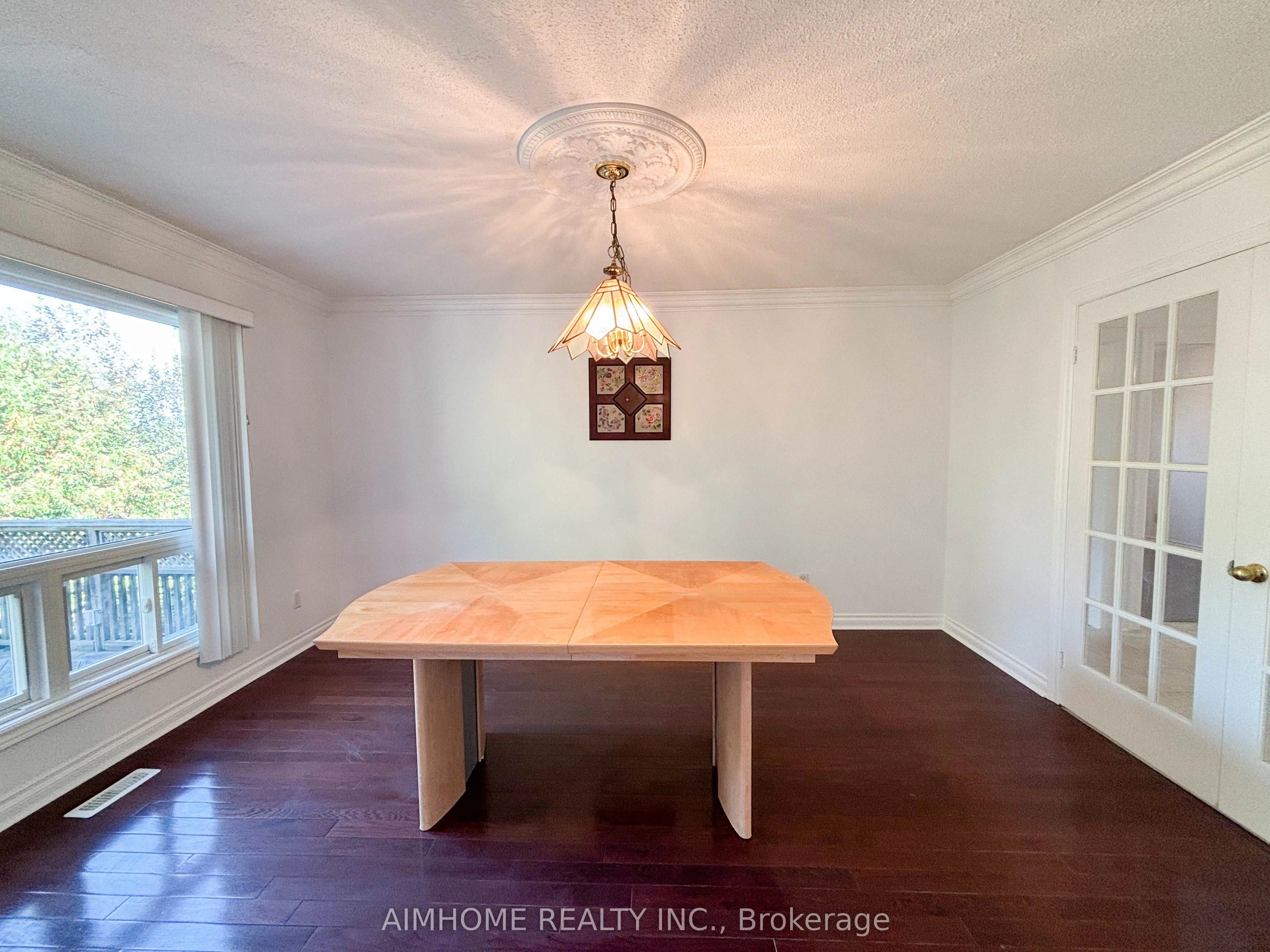 87 Ballard Crescent
