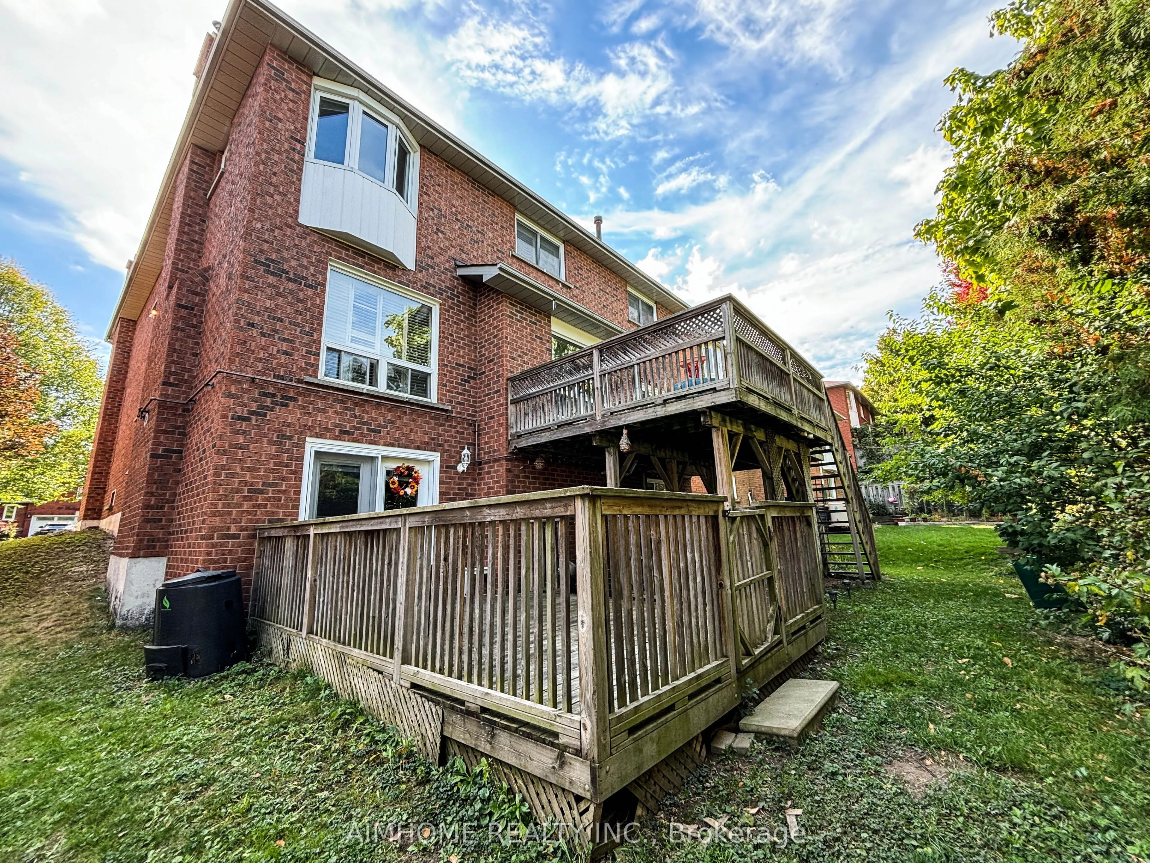 87 Ballard Crescent