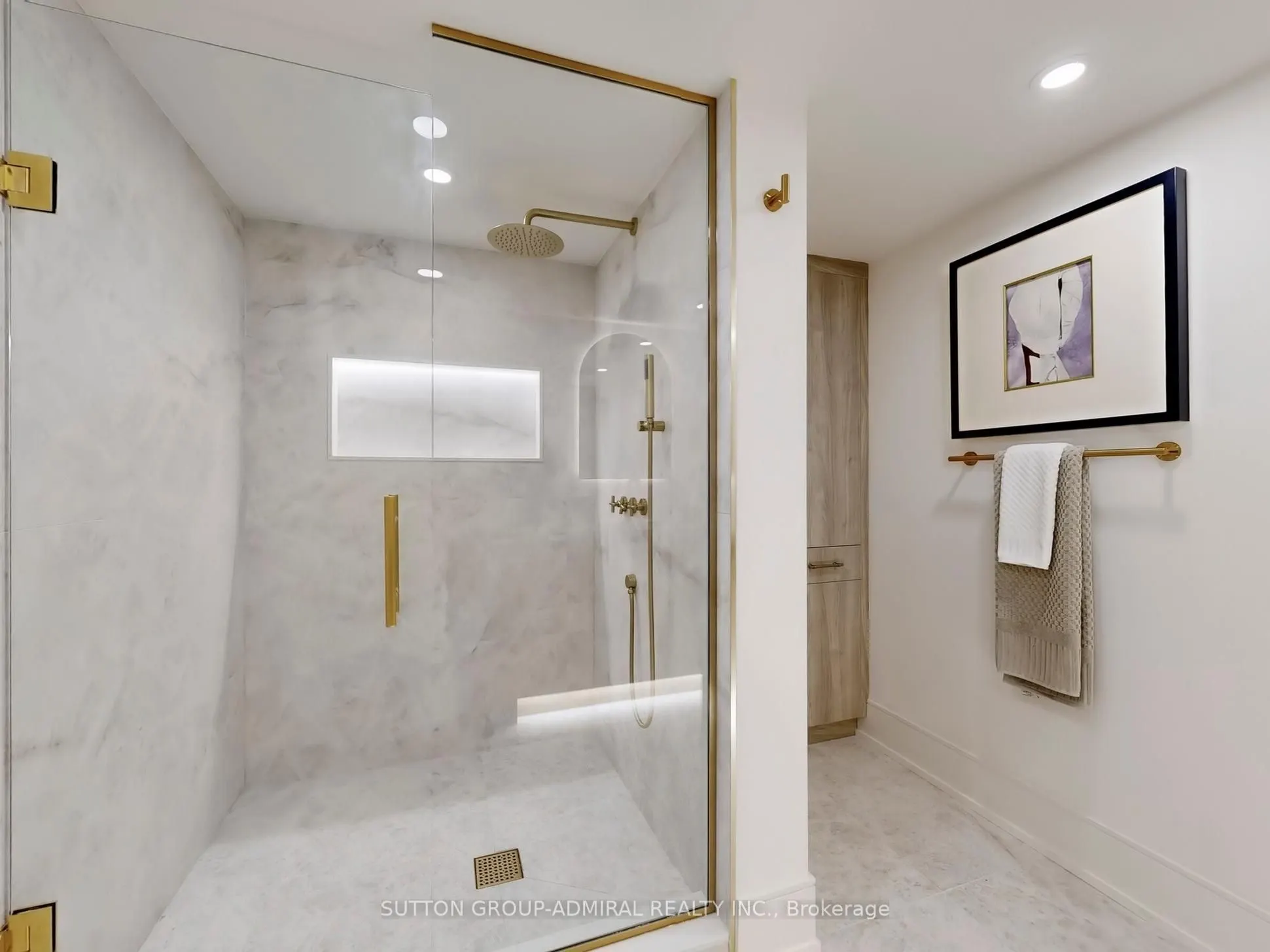 1 Clark Avenue W, #704