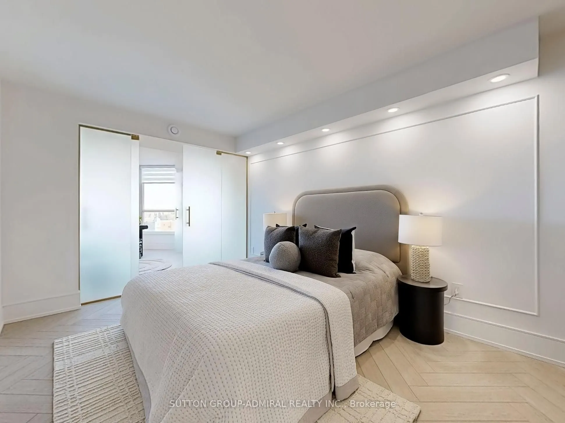 1 Clark Avenue W, #704
