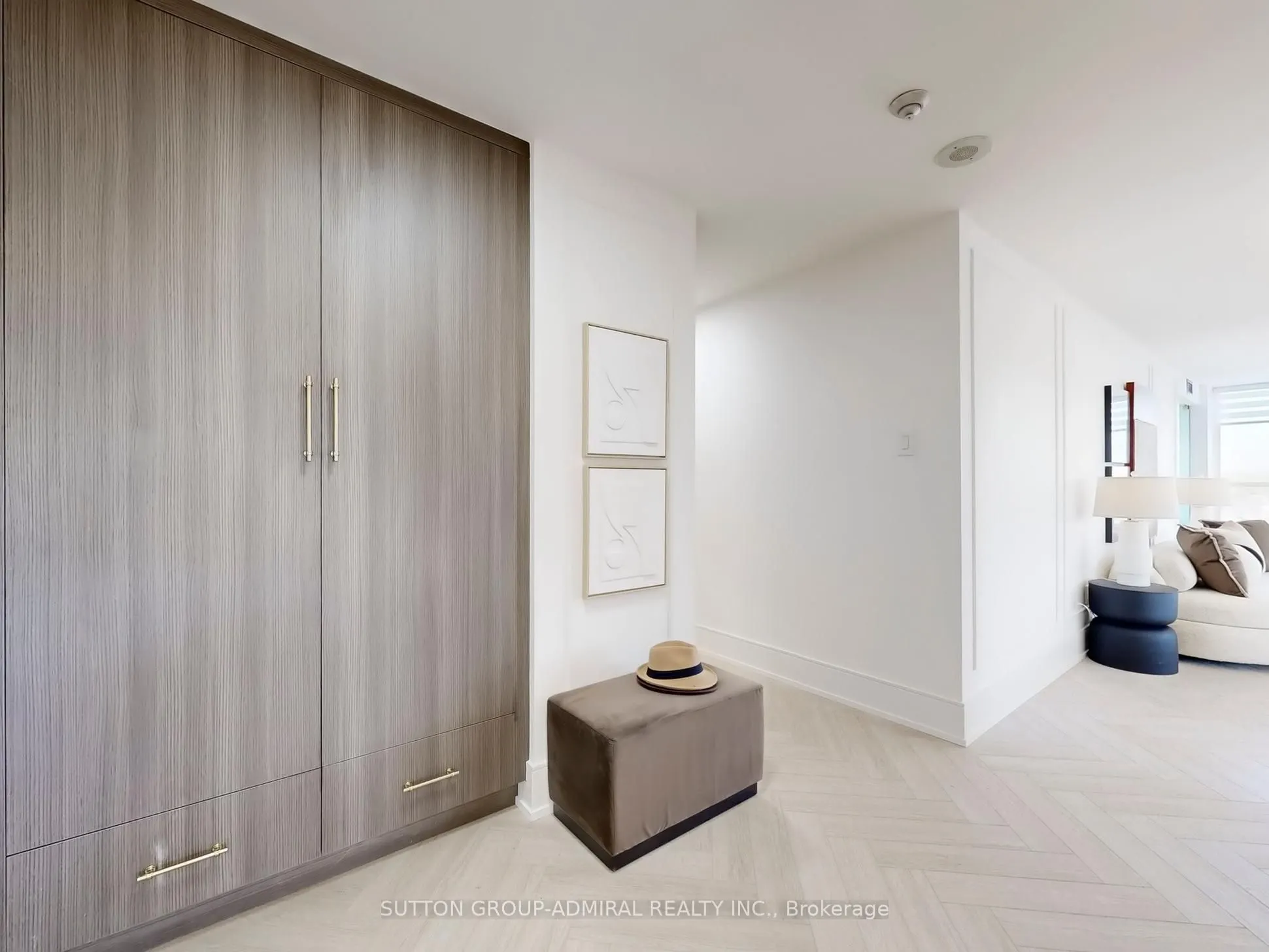 1 Clark Avenue W, #704