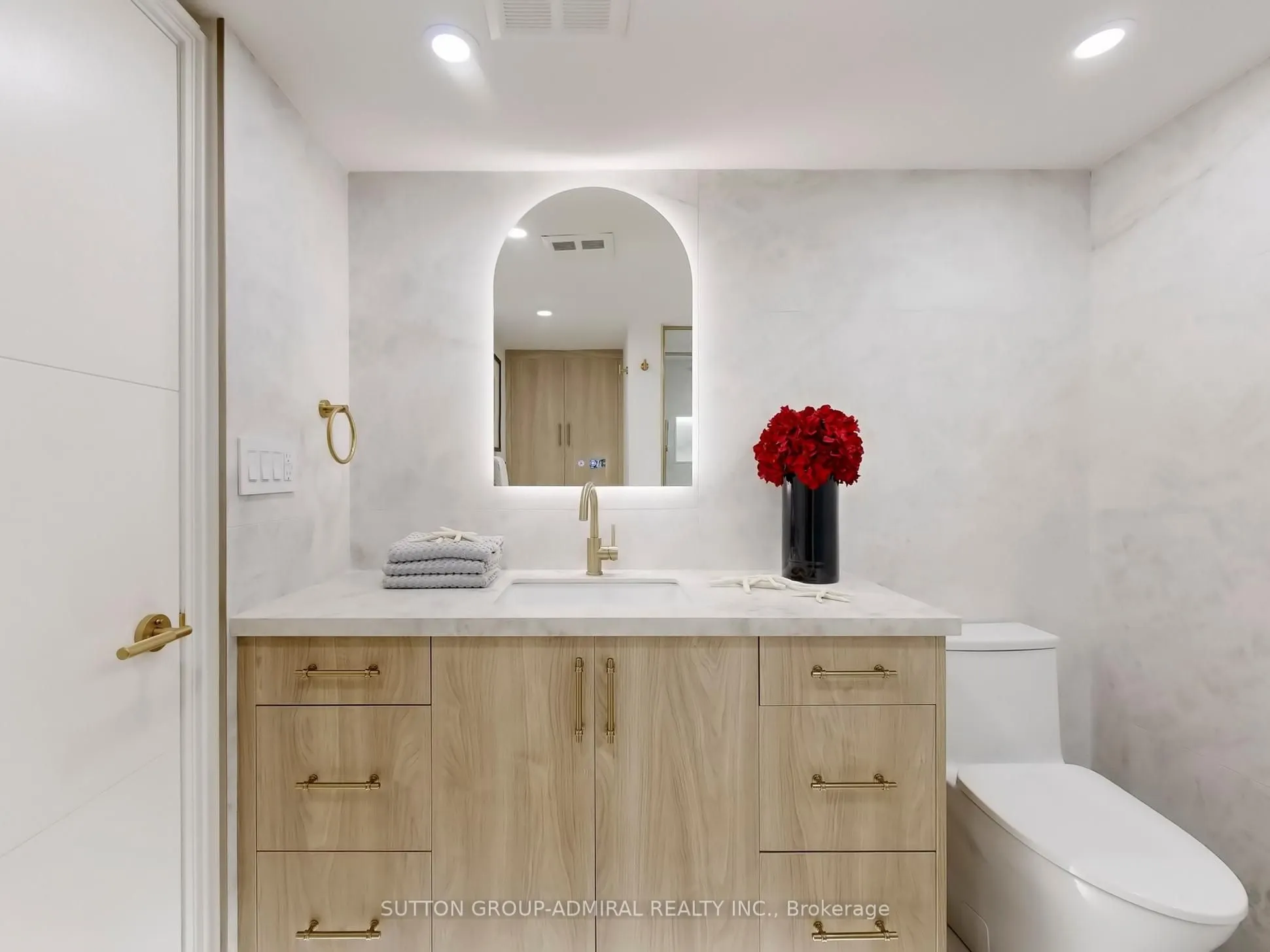 1 Clark Avenue W, #704