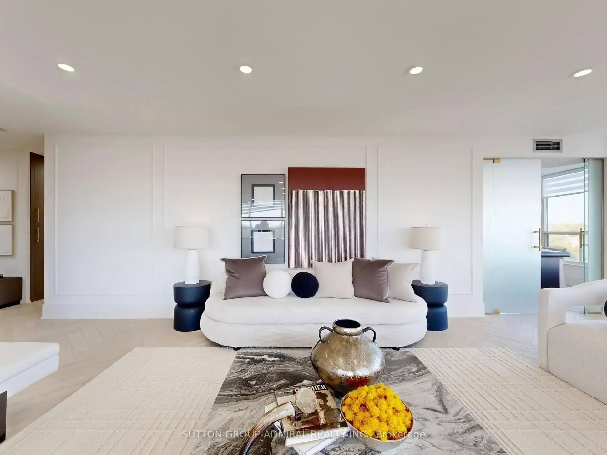 1 Clark Avenue W, #704