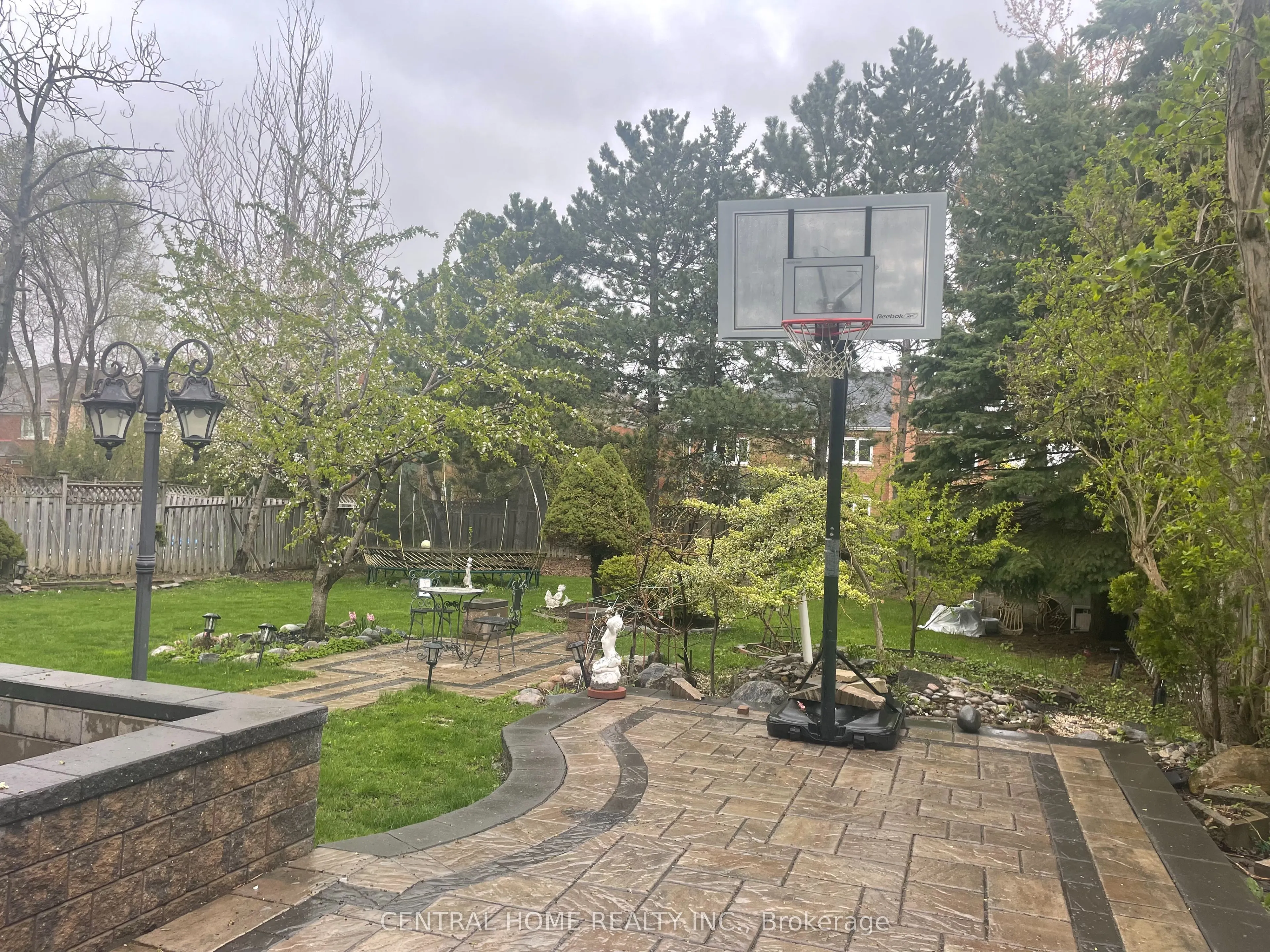 1 Highview Crescent