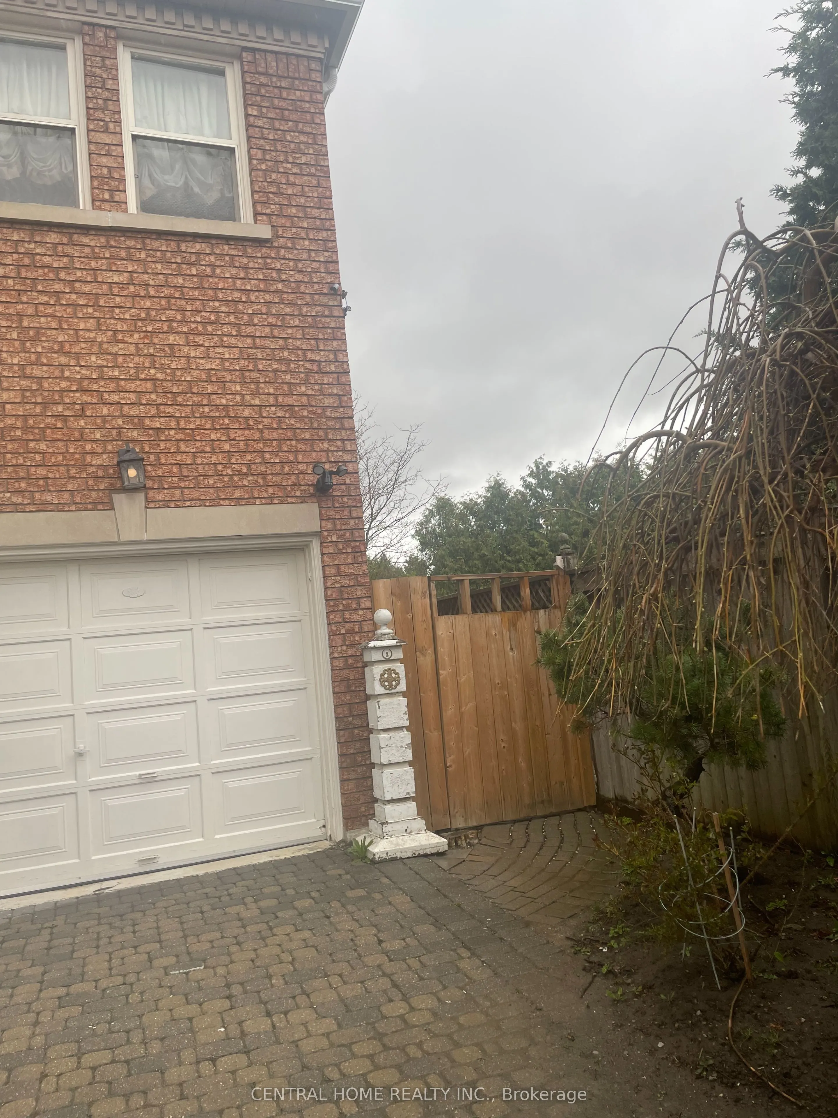 1 Highview Crescent