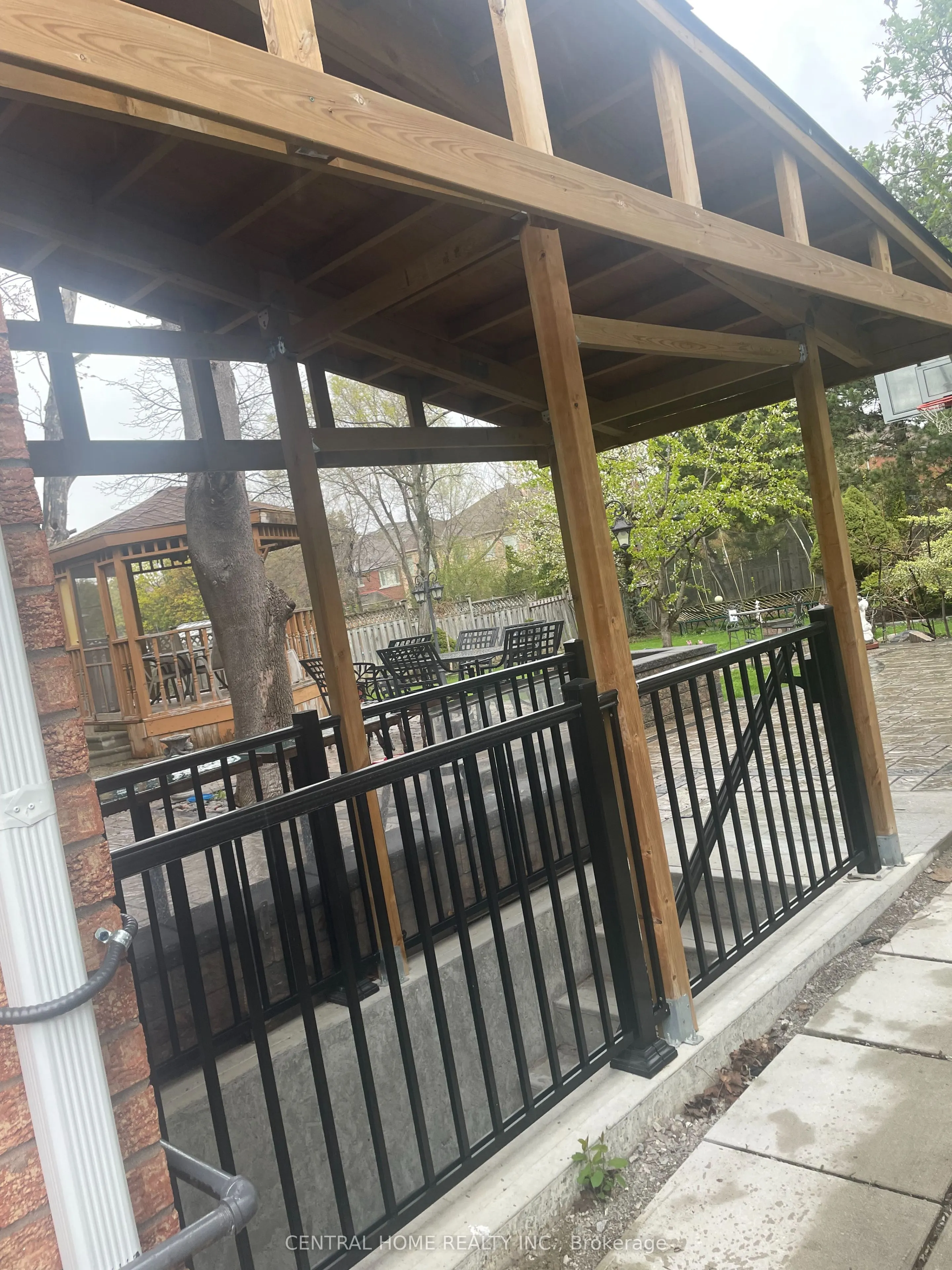 1 Highview Crescent