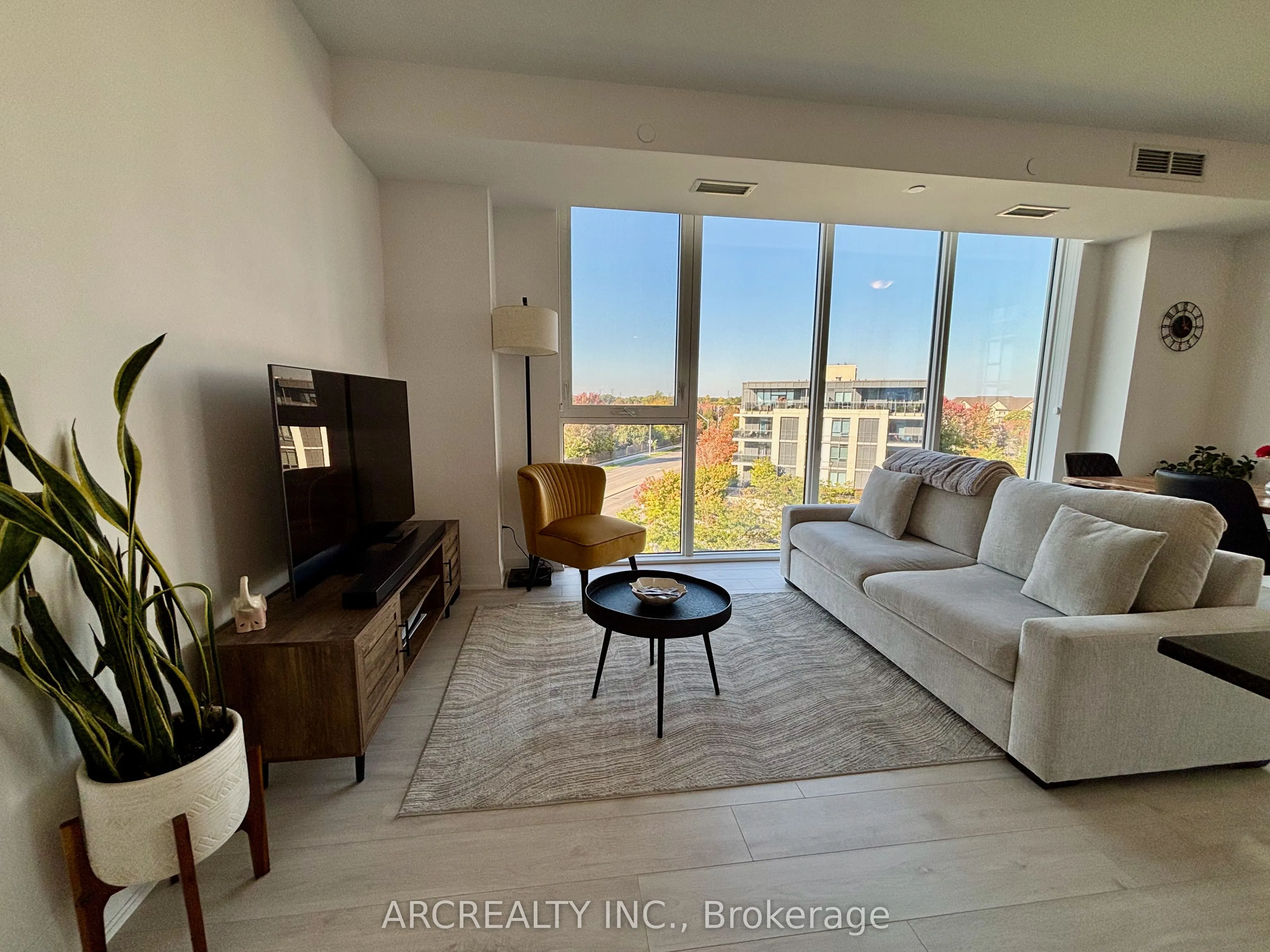10 Gatineau Drive, #413