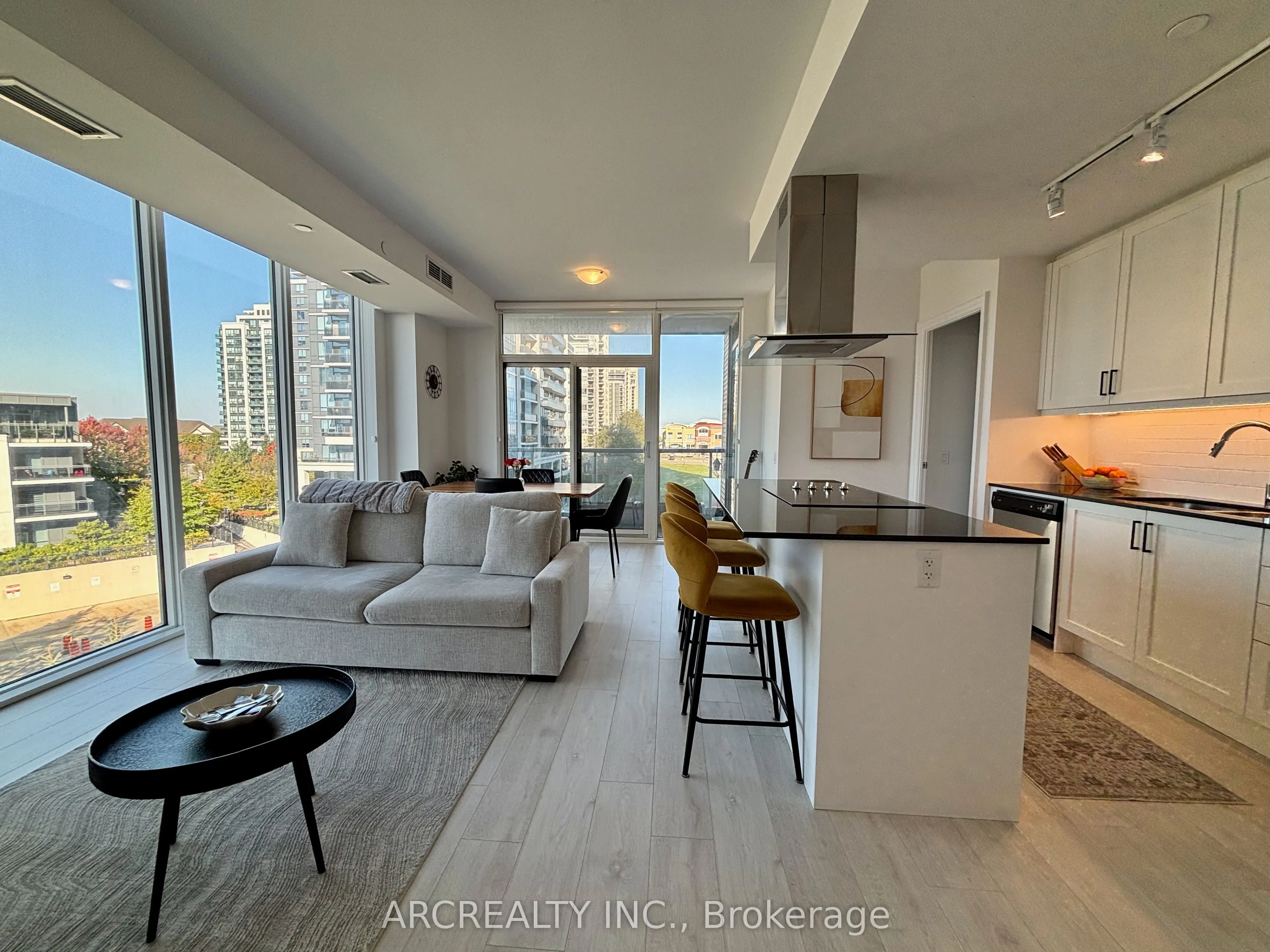 10 Gatineau Drive, #413