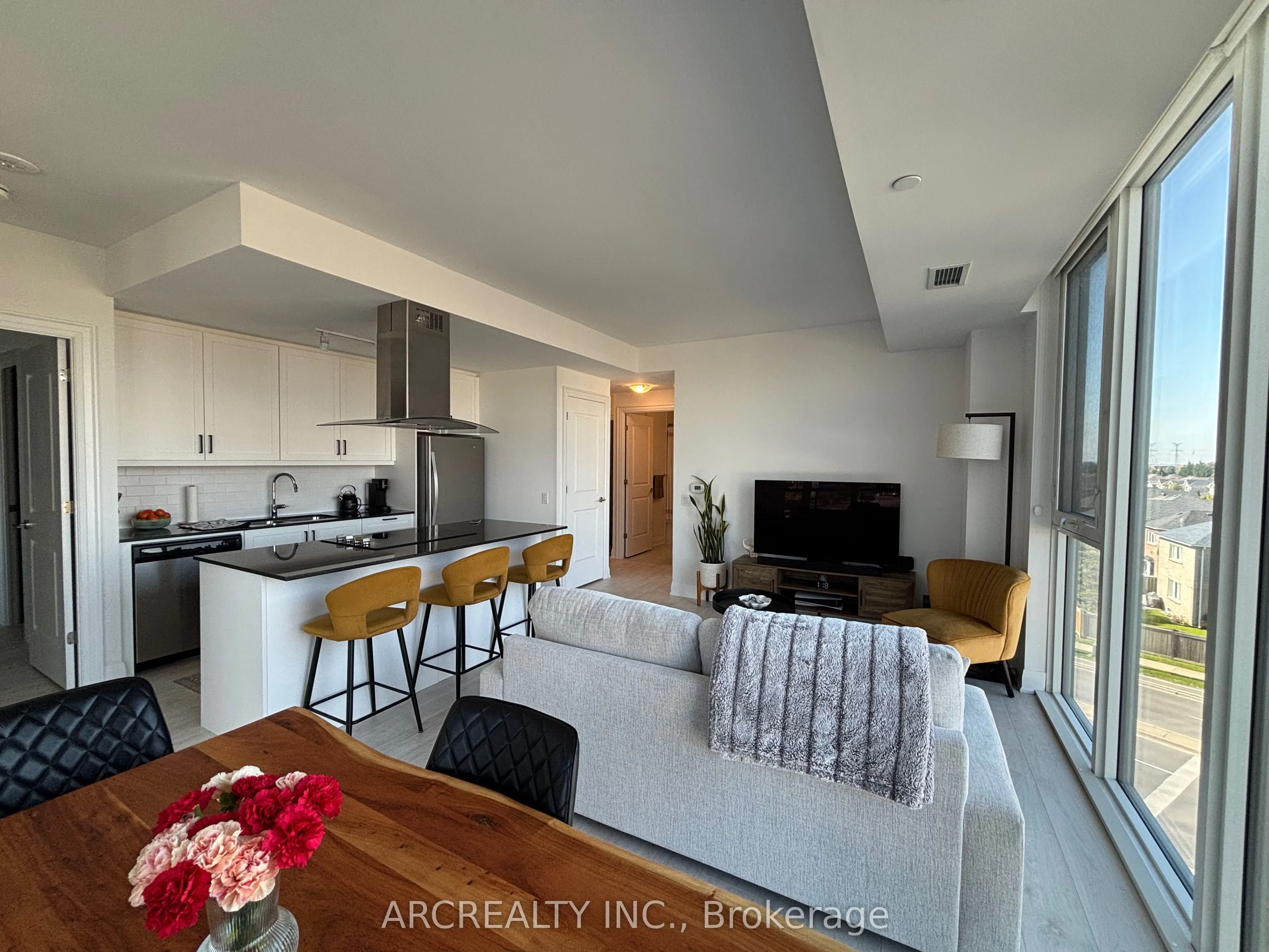 10 Gatineau Drive, #413