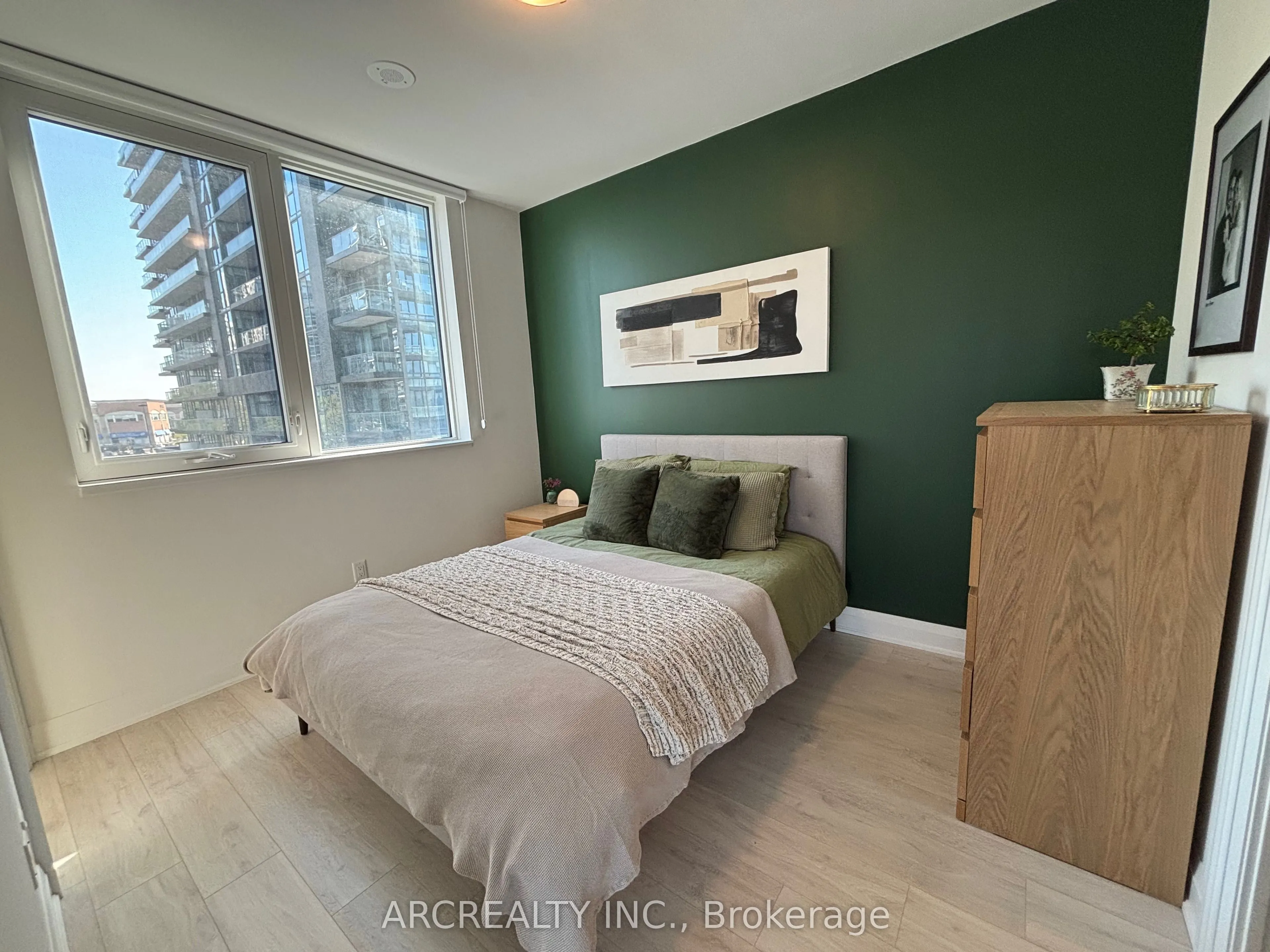 10 Gatineau Drive, #413
