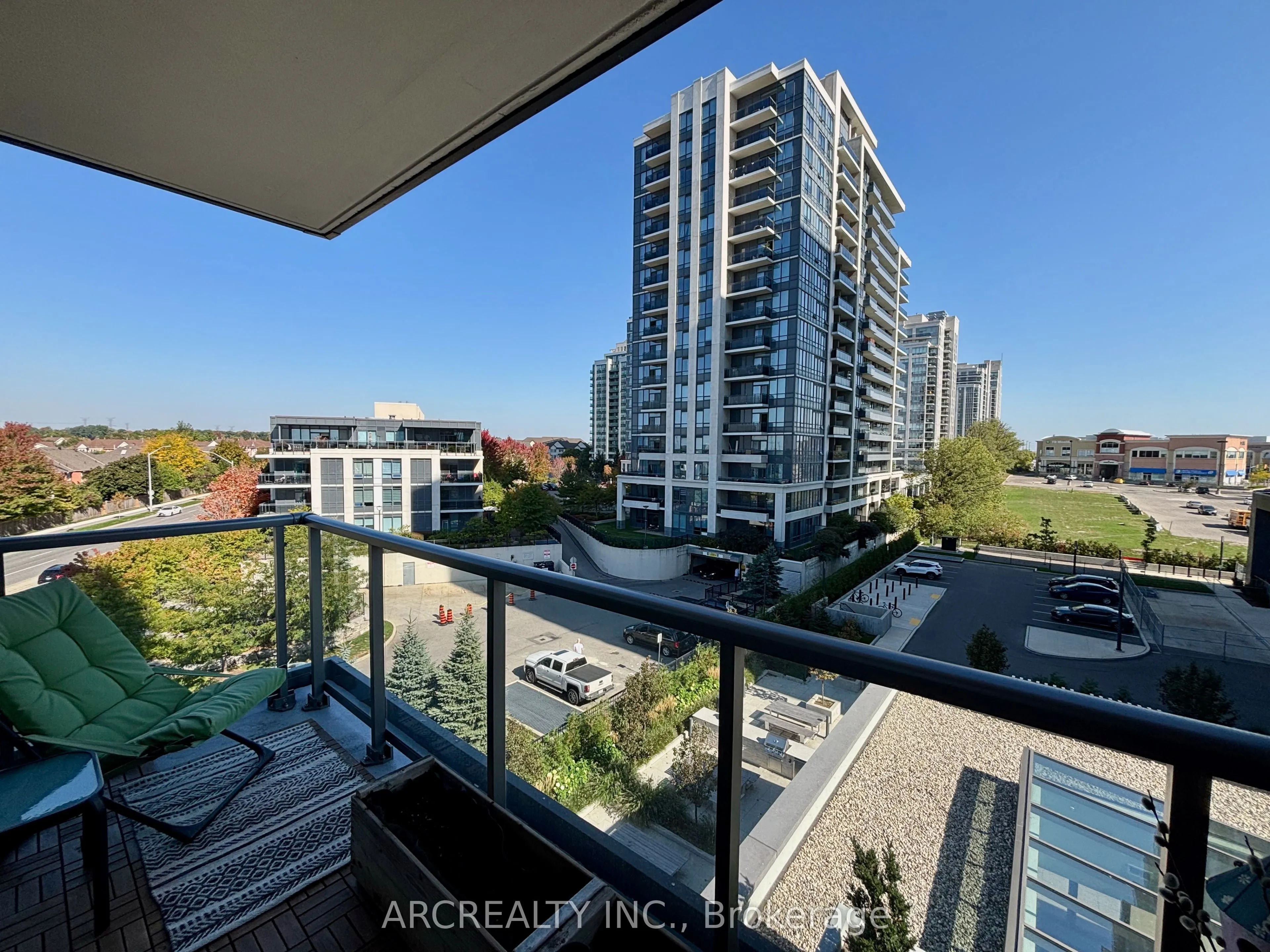 10 Gatineau Drive, #413