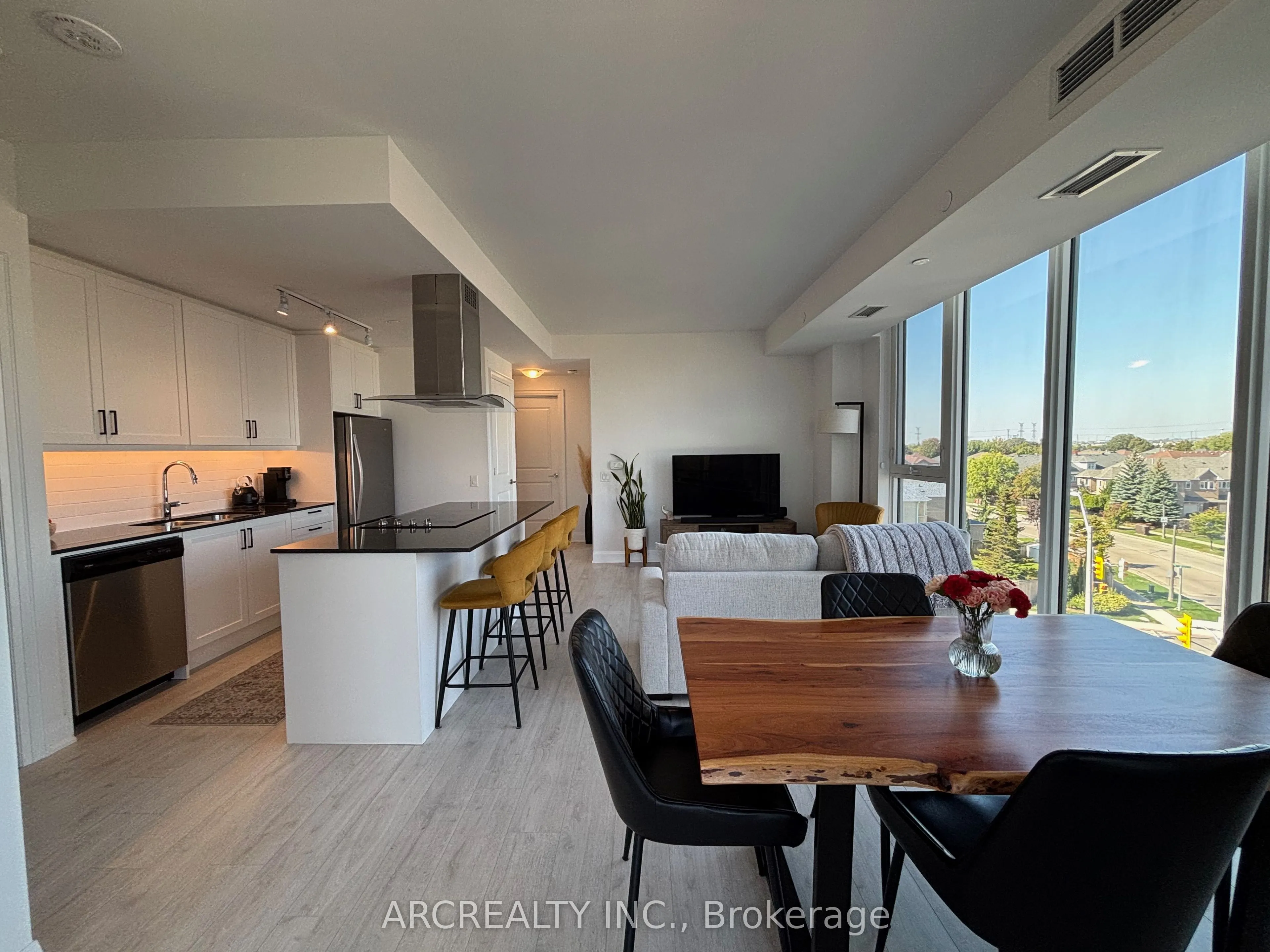 10 Gatineau Drive, #413