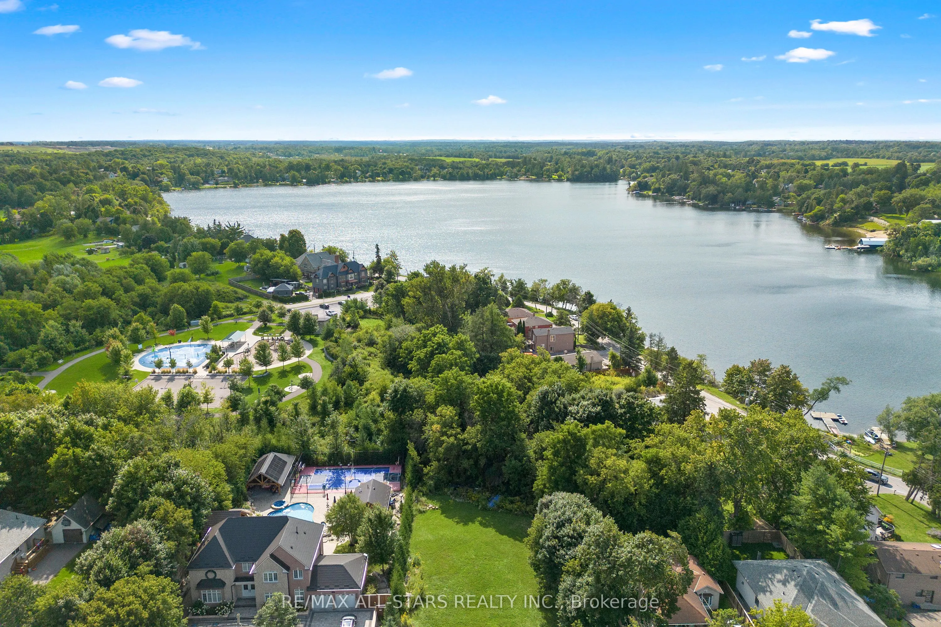 12 Churchill Drive S