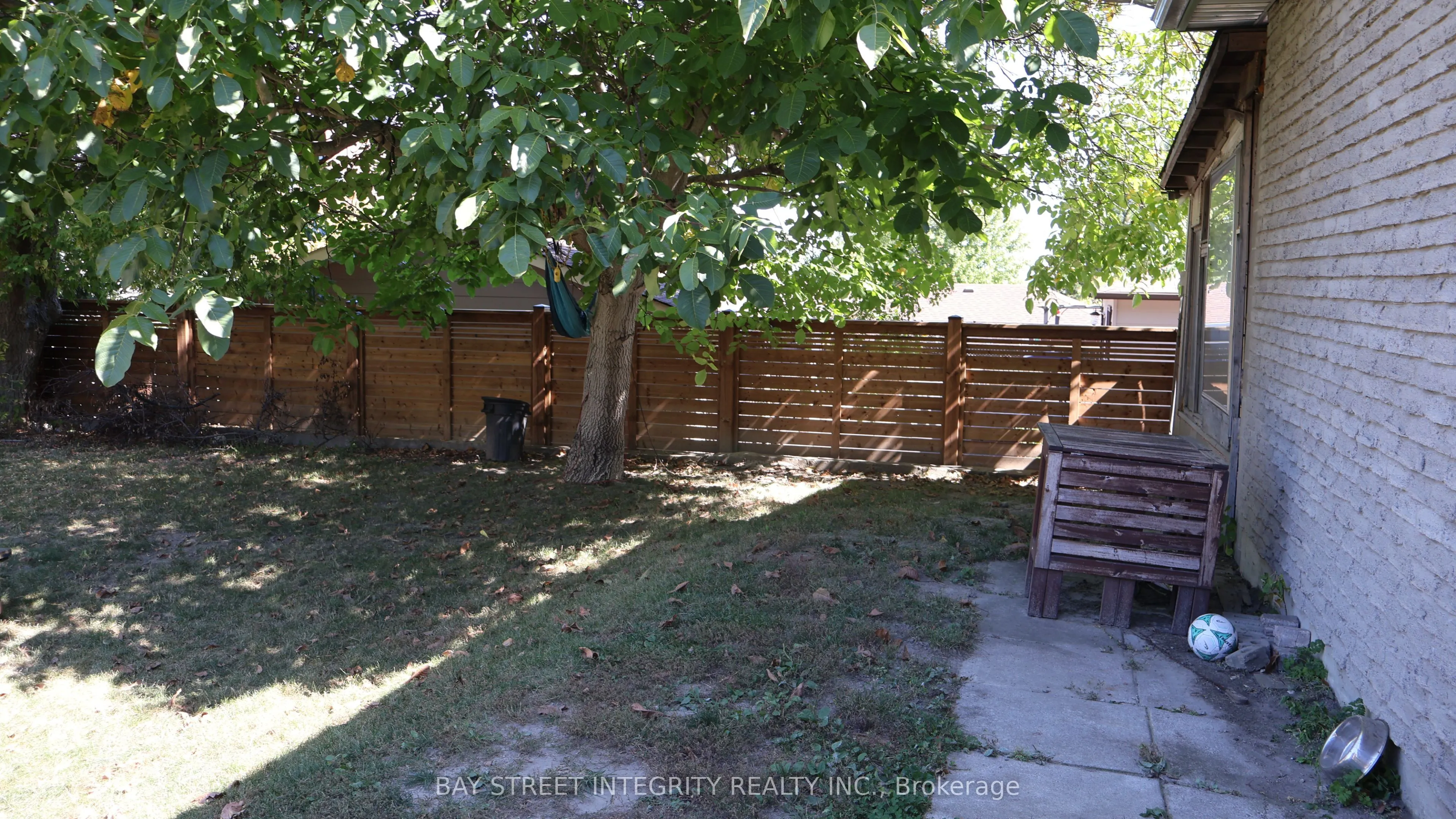 3 Maplegrove Avenue