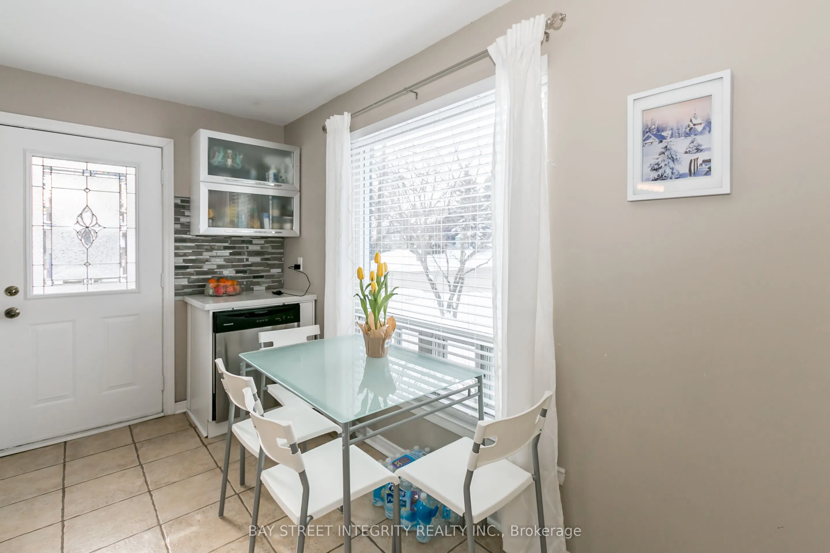 3 Maplegrove Avenue