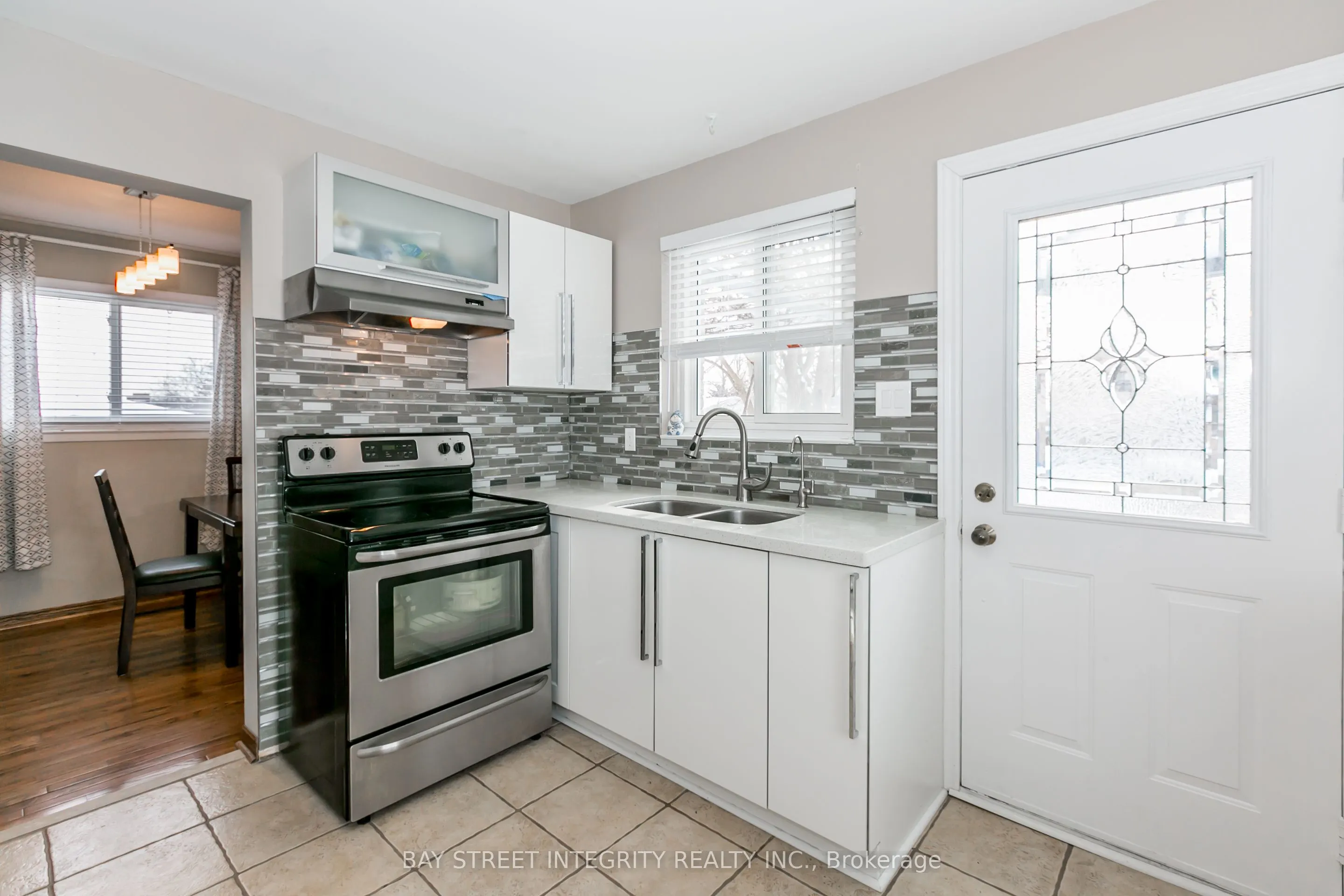 3 Maplegrove Avenue