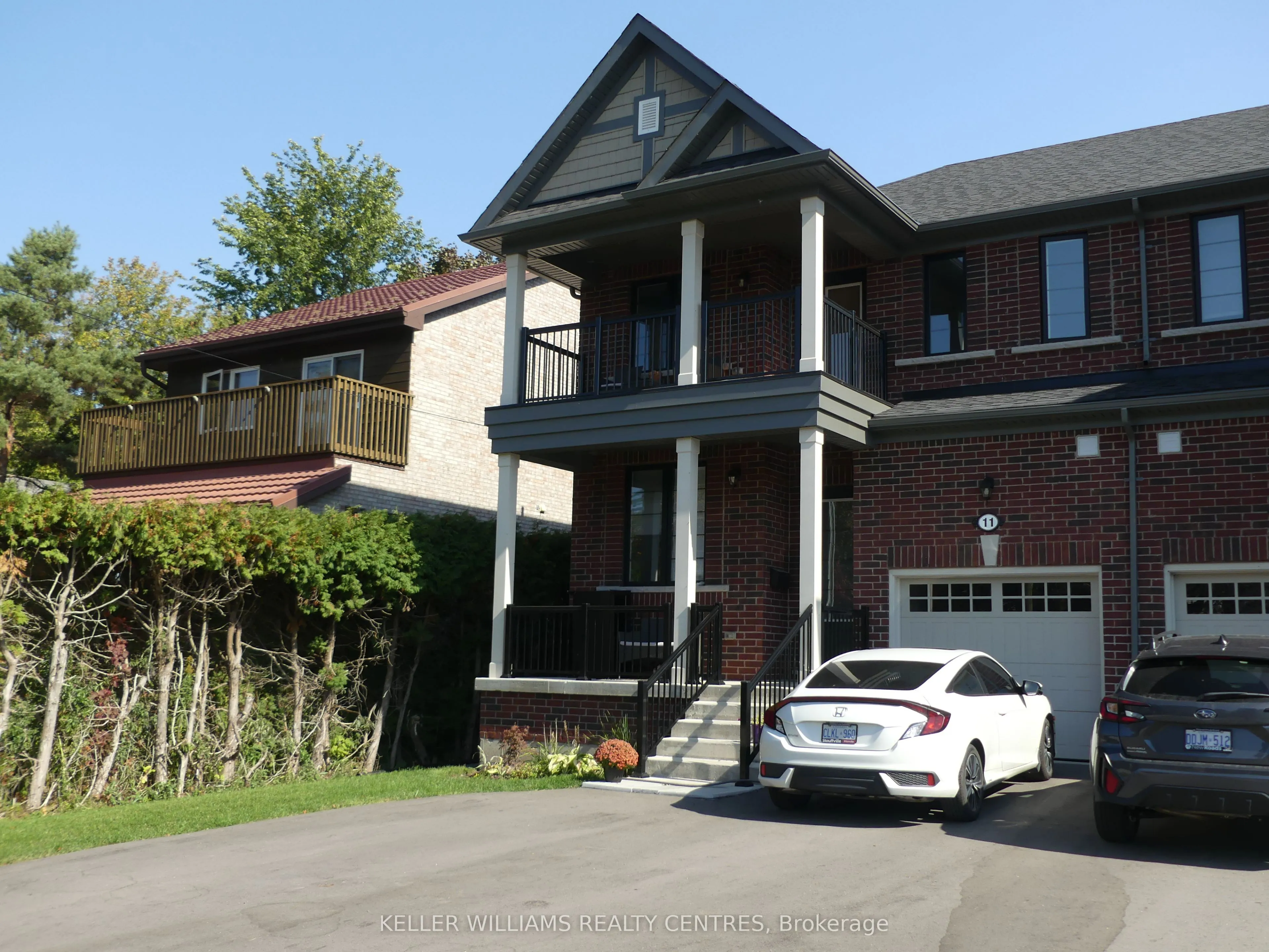 11 Robert Street