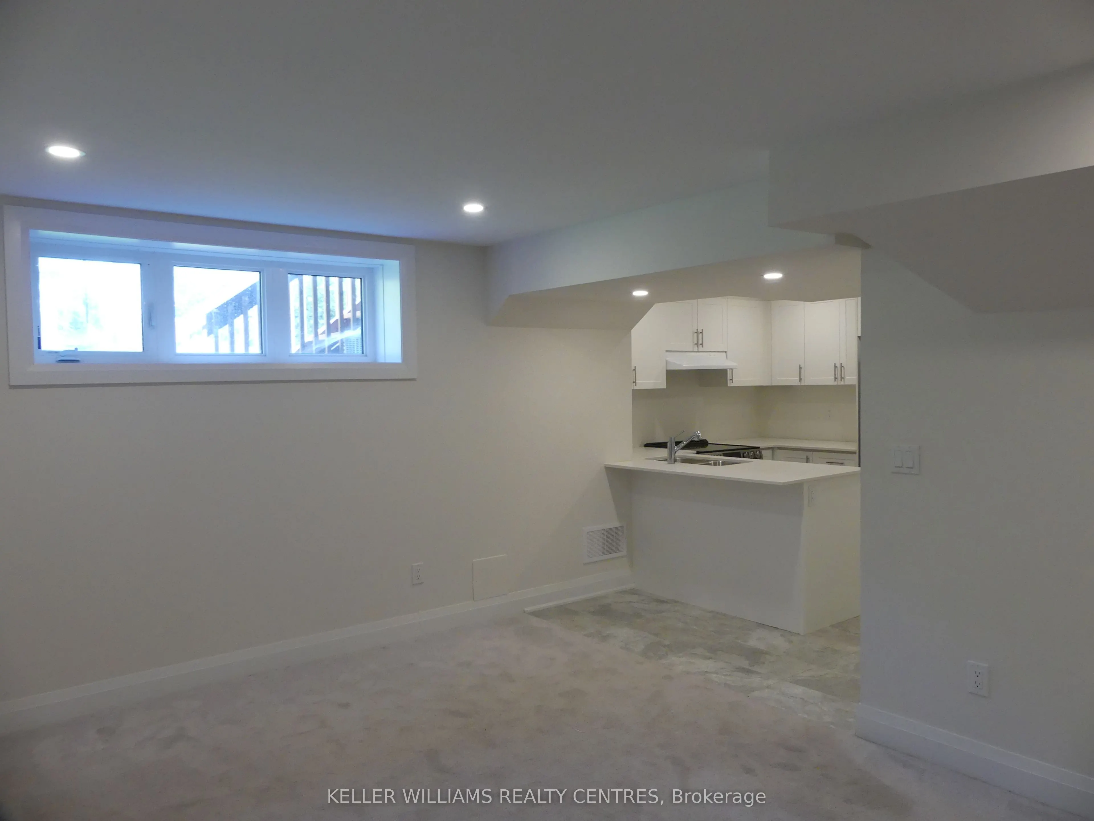 11 Robert Street