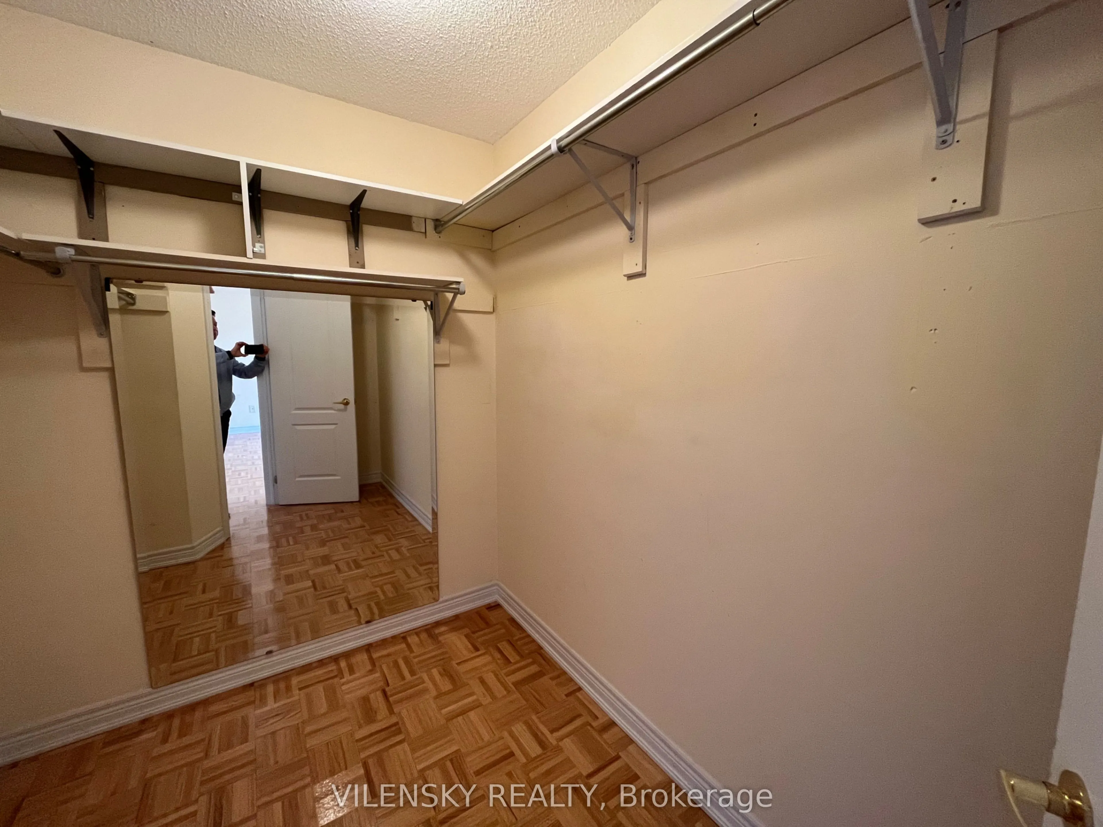 22 Gauguin Avenue