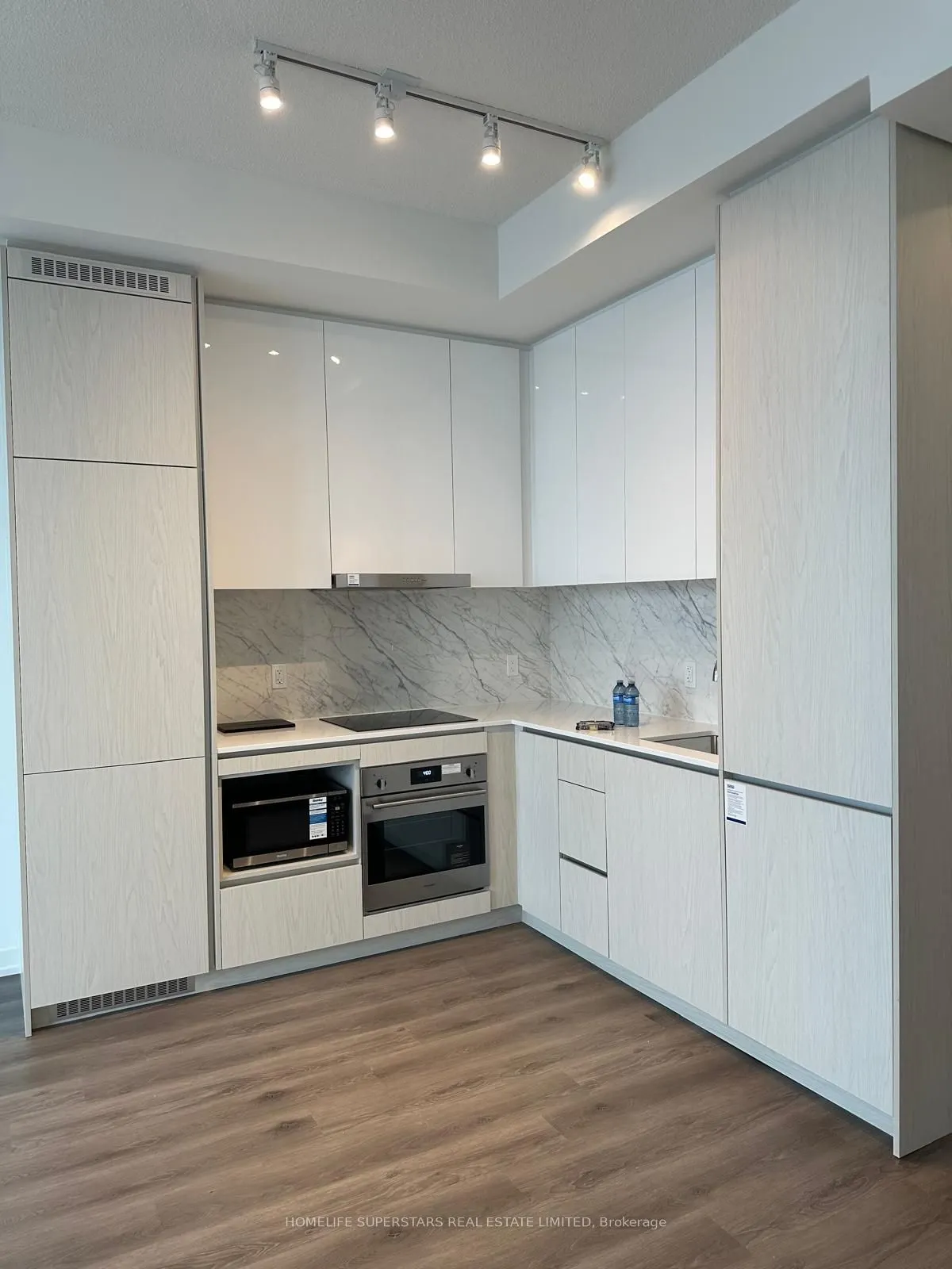 28 Interchange Way, #4605
