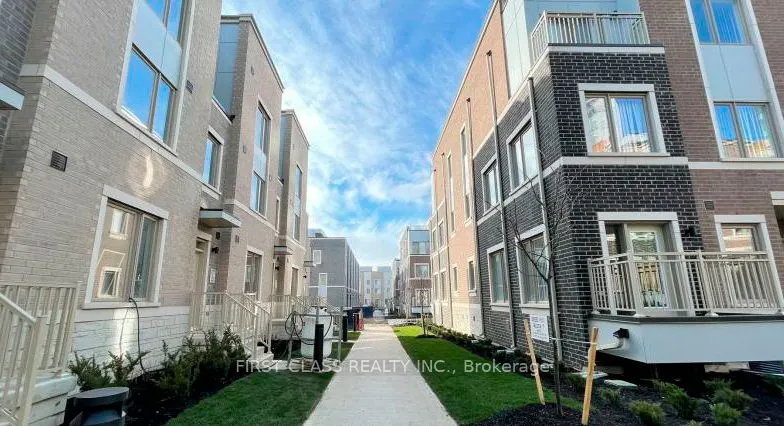 31 Almond Blossom Mews, #TH143