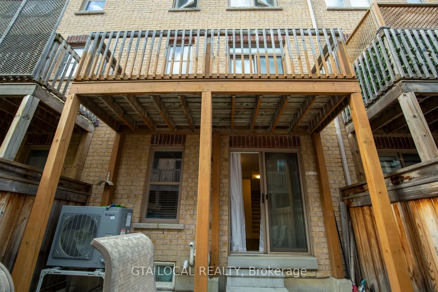 10 Porter Avenue W, #31