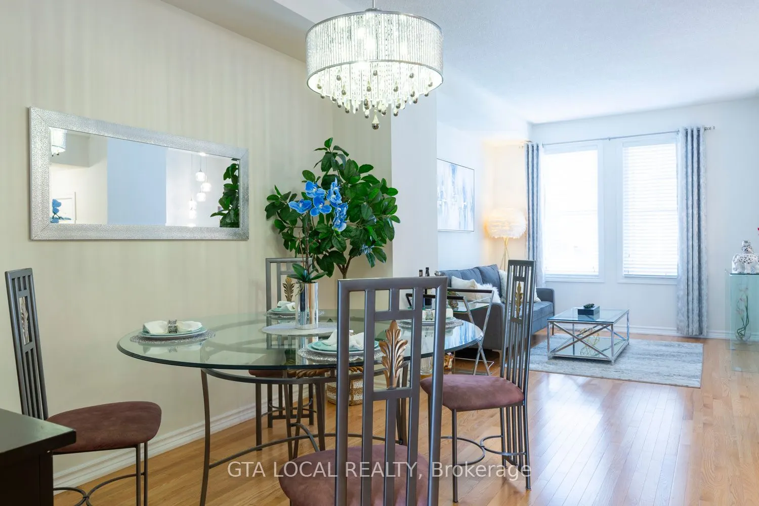 10 Porter Avenue W, #31