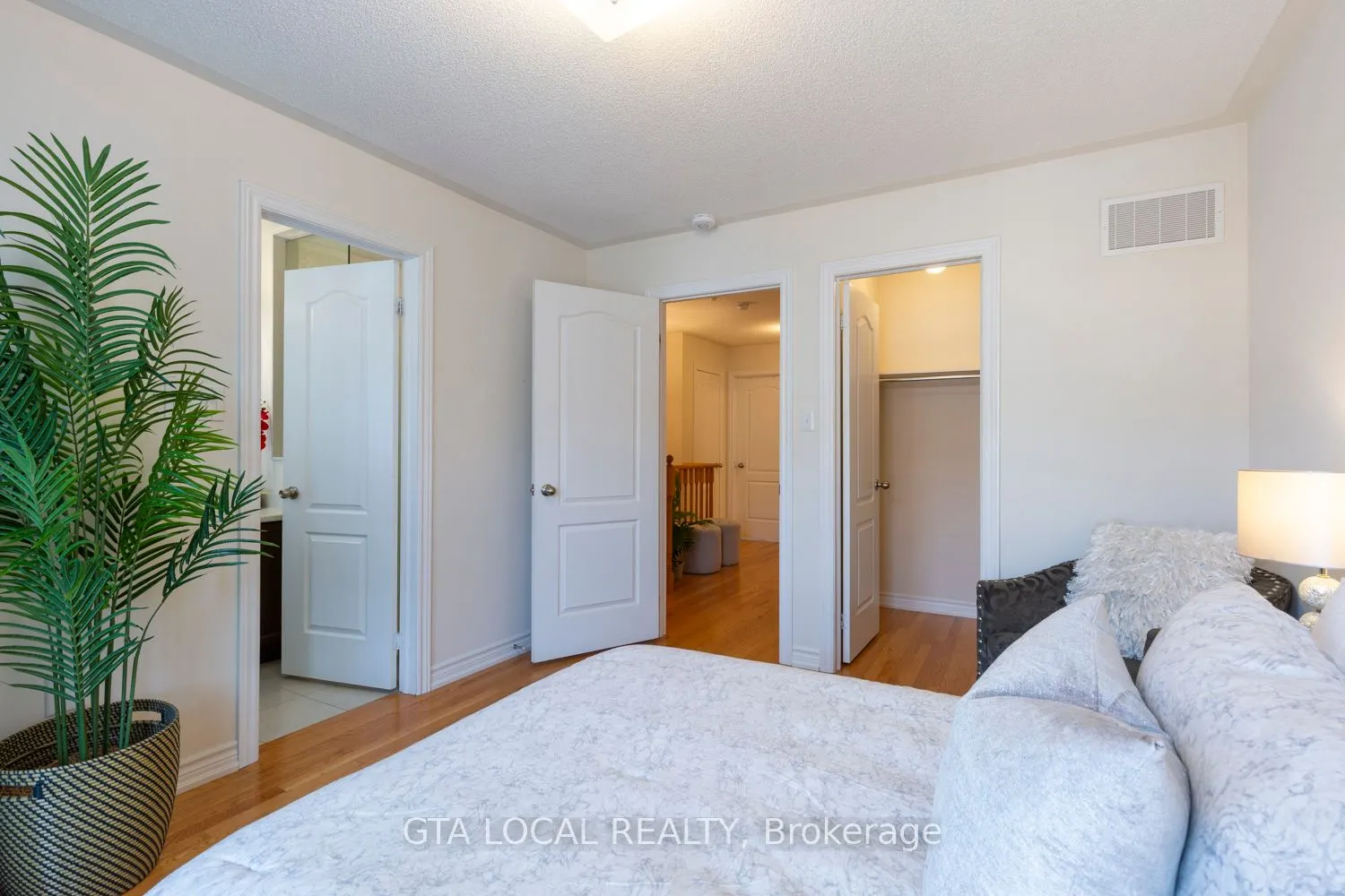 10 Porter Avenue W, #31